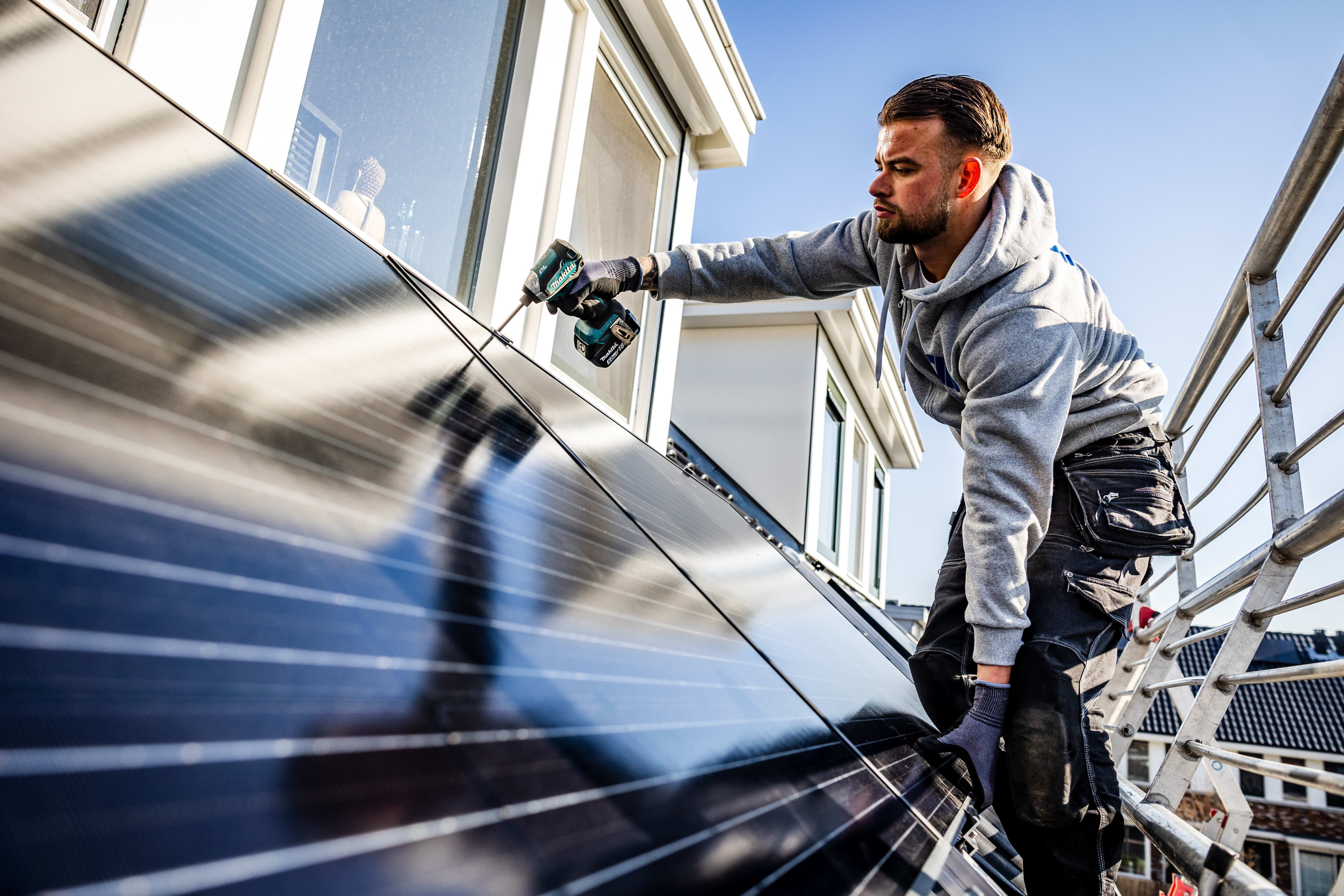 ACM start onderzoek naar hoge terugleverkosten eigenaren zonnepanelen