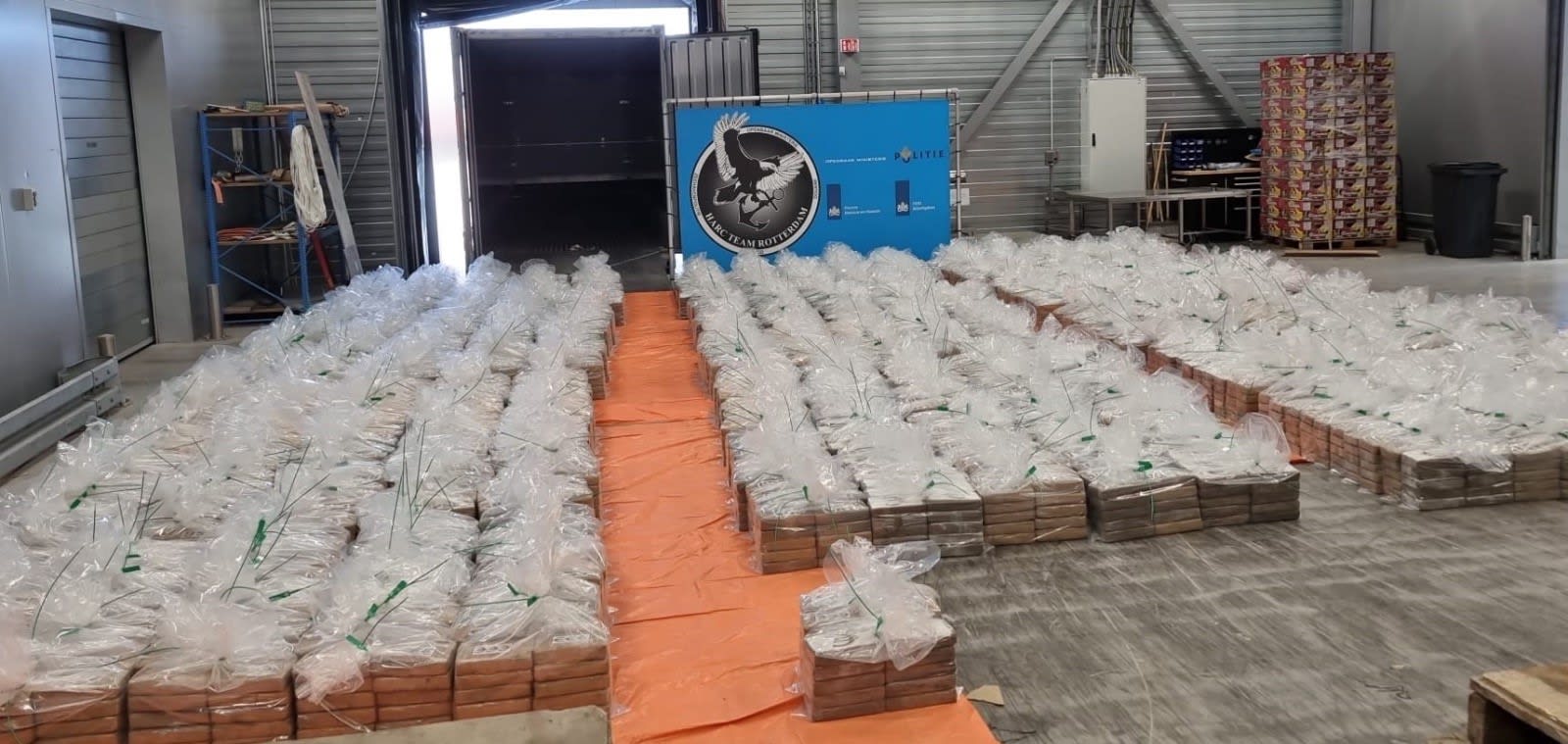 Grootste drugsvangst ooit in Rotterdamse haven: ruim 8000 kilo aan cocaïne onderschept