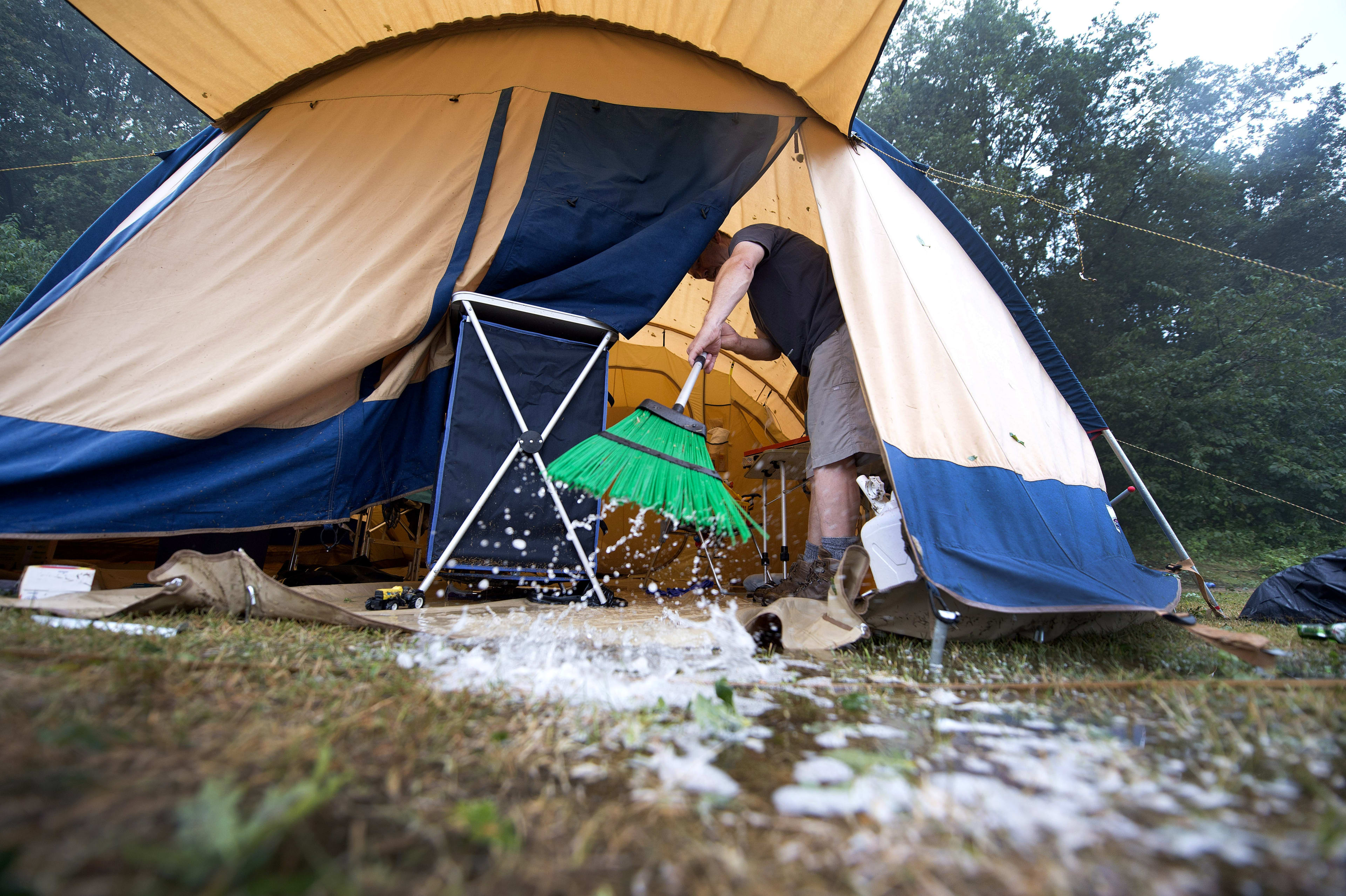 Festivals bereiden zich voor op noodweer: 'Zet je tent stevig vast'