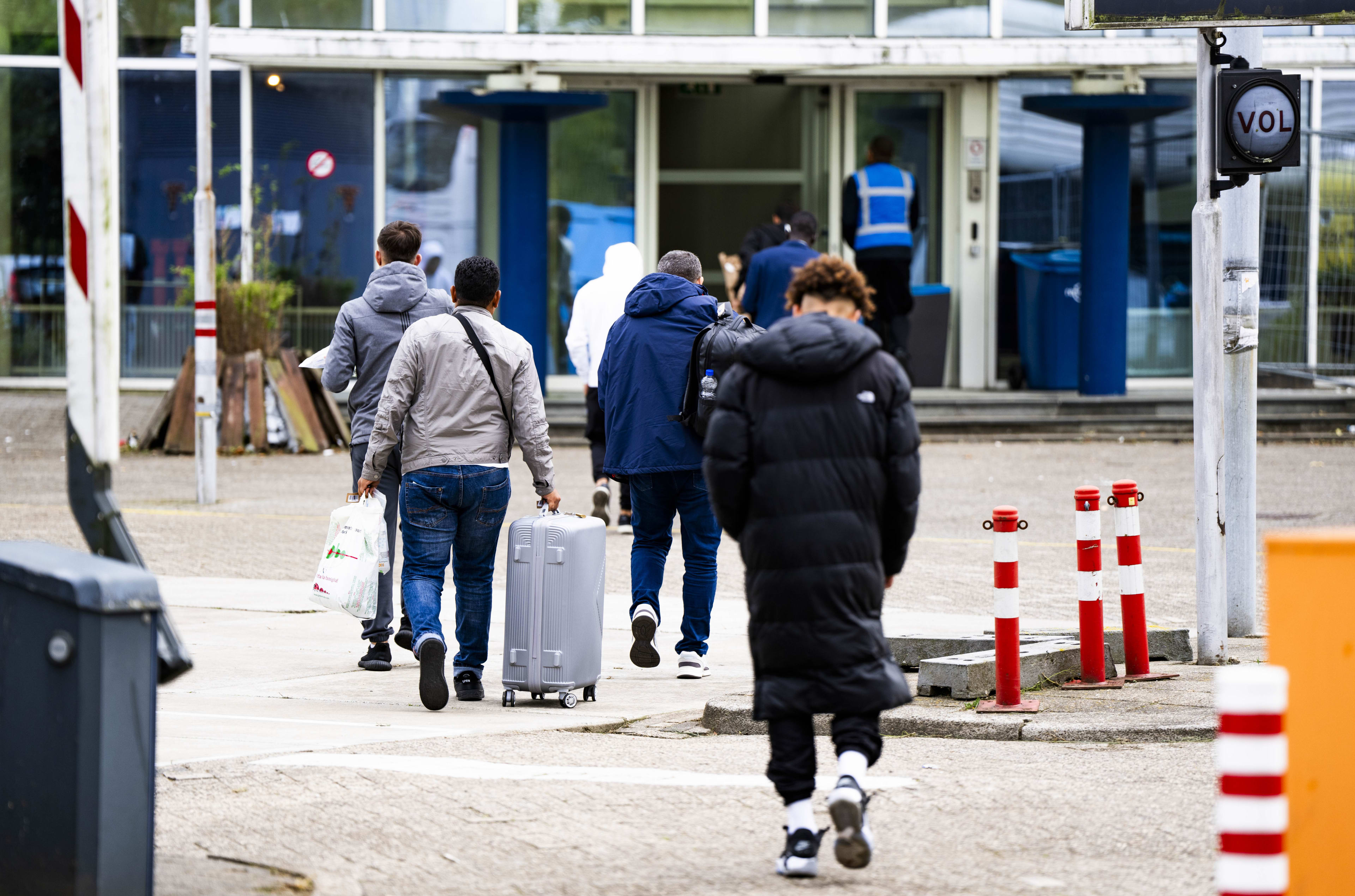Meer nieuwe asielaanvragen in Nederland, minder nareizigers