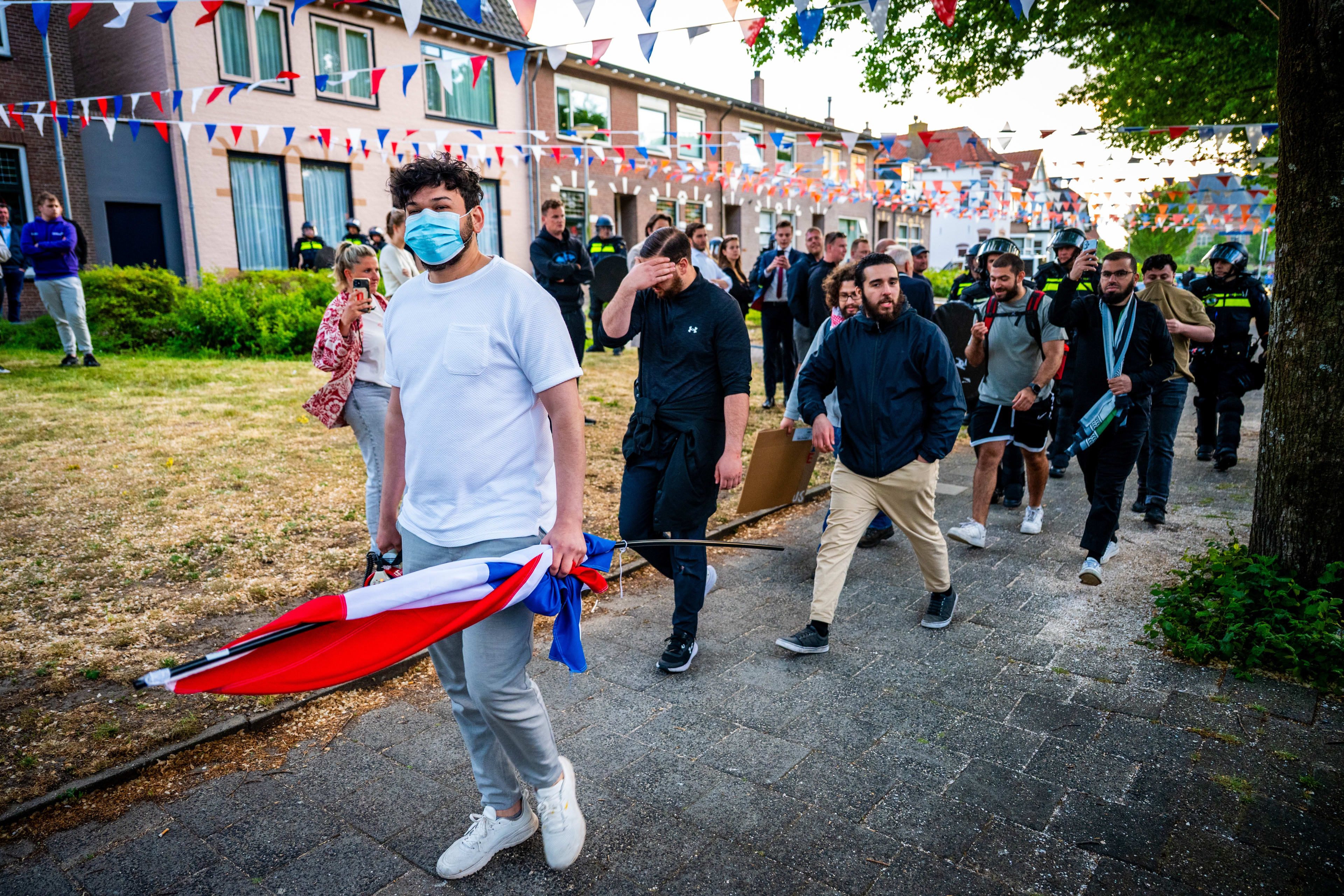 Onvrede in Katwijk na protest en rellen: spoeddebat aangevraagd