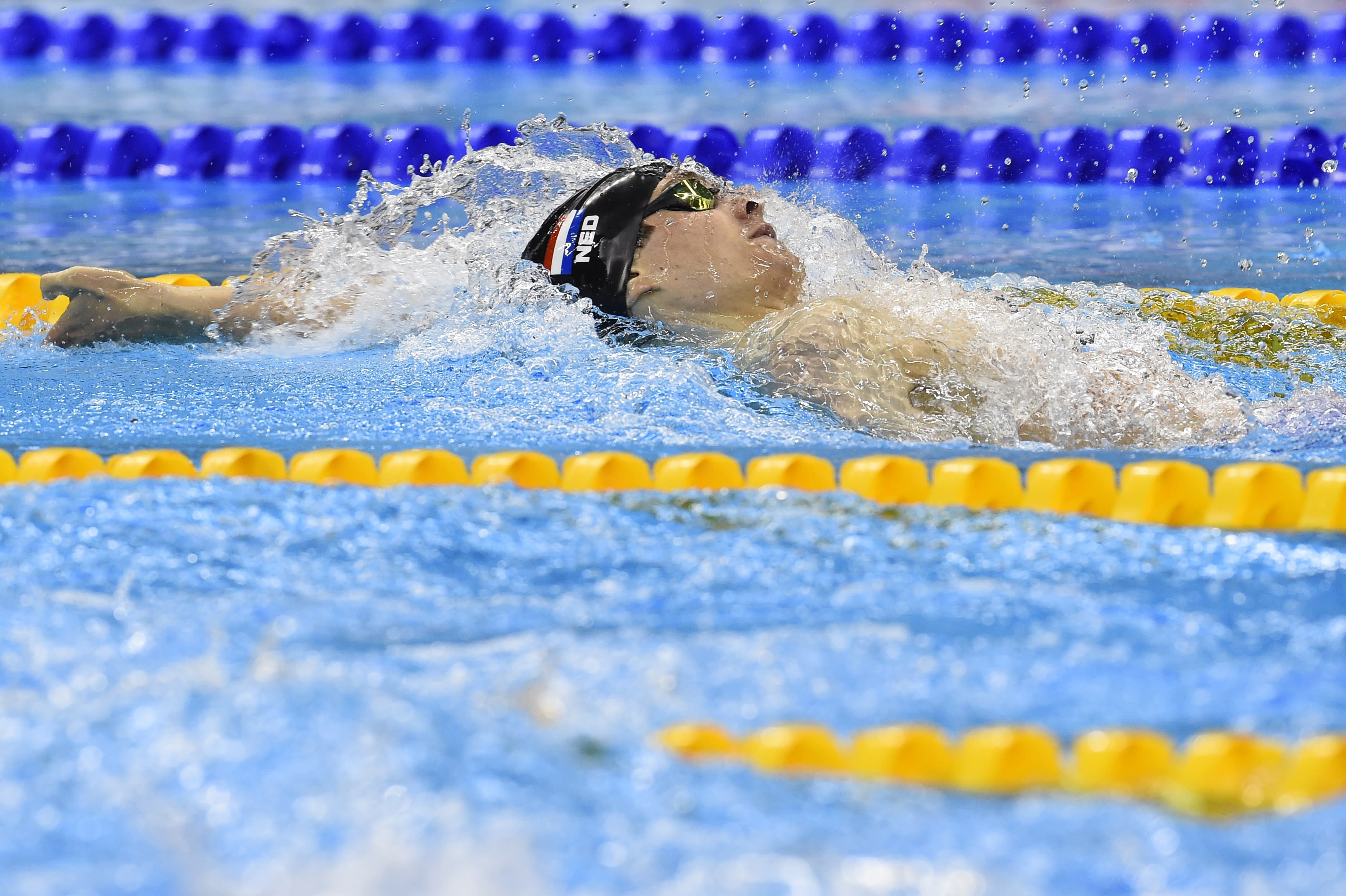 Parazwemmer Olivier van de Voort pakt goud op 100 meter rugslag