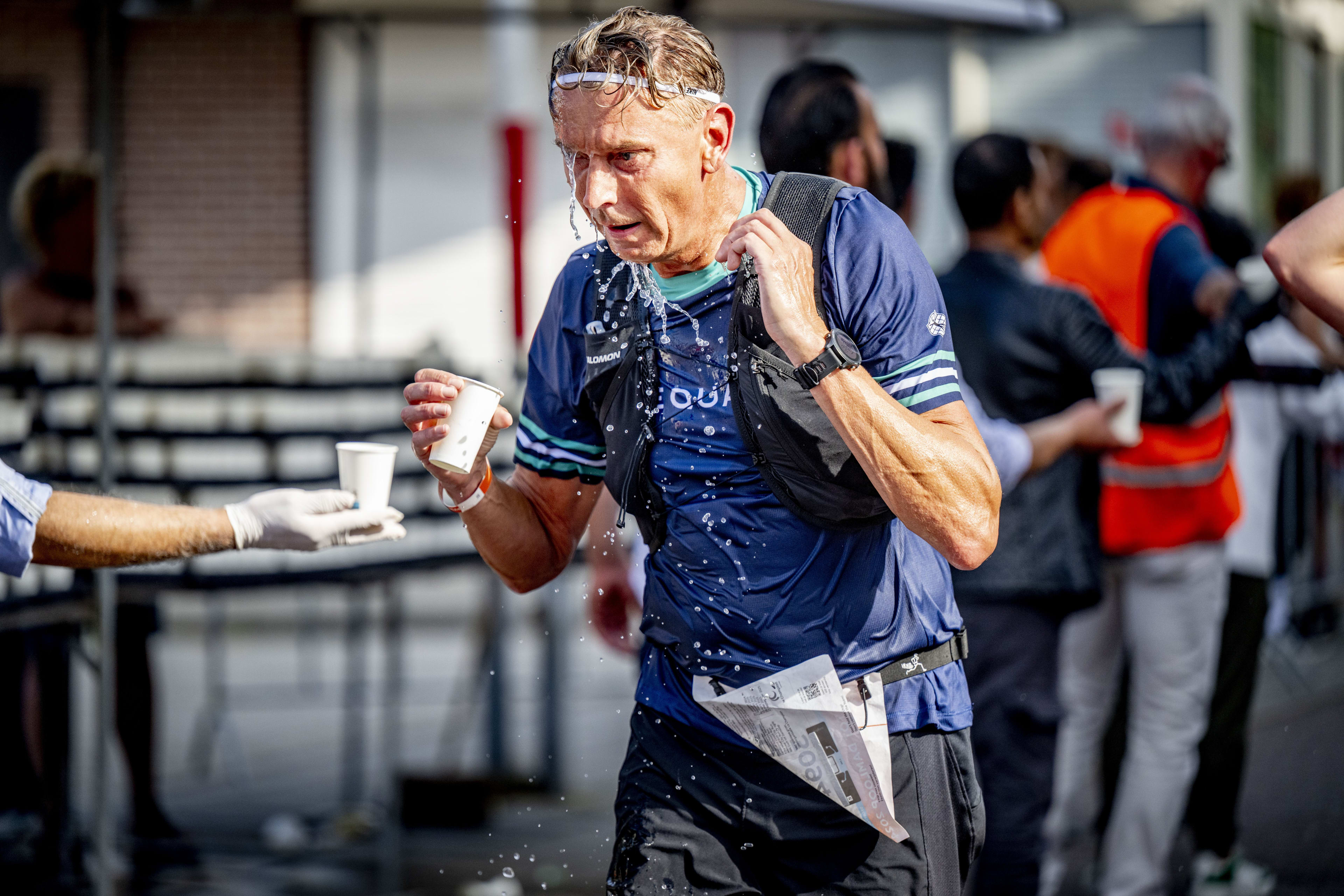 Te warm tijdens Dam tot Damloop: laatste groepen mogen niet meer van start