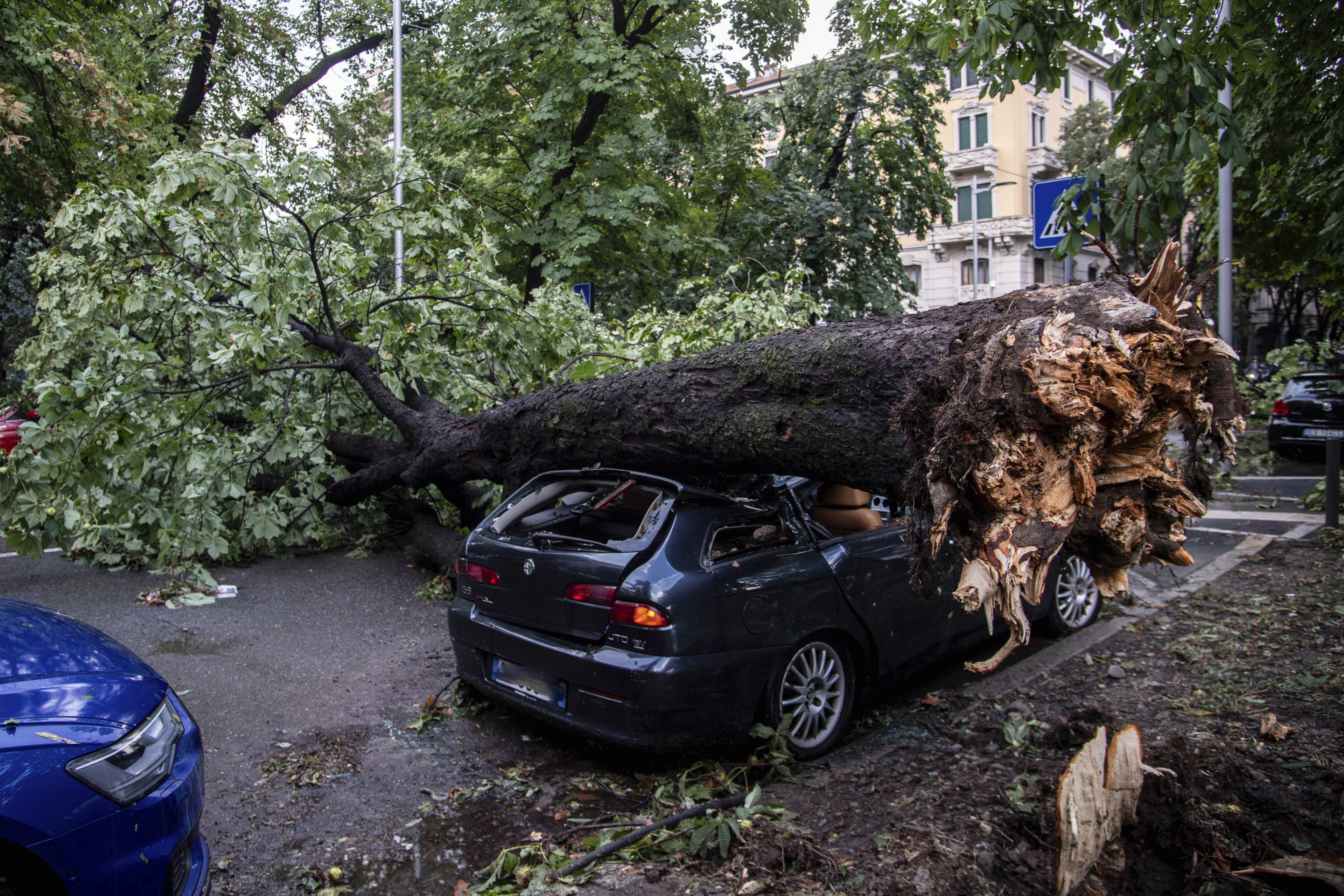 Telefoon roodgloeiend bij alarmcentrales na noodweer Italië