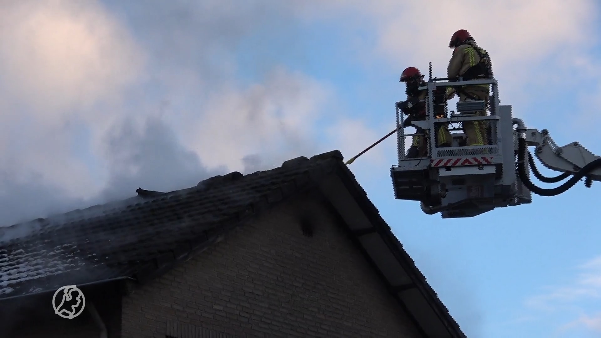 Dode en zwaargewonde bij woningbrand Eersel, vier arrestaties voor brandstichting