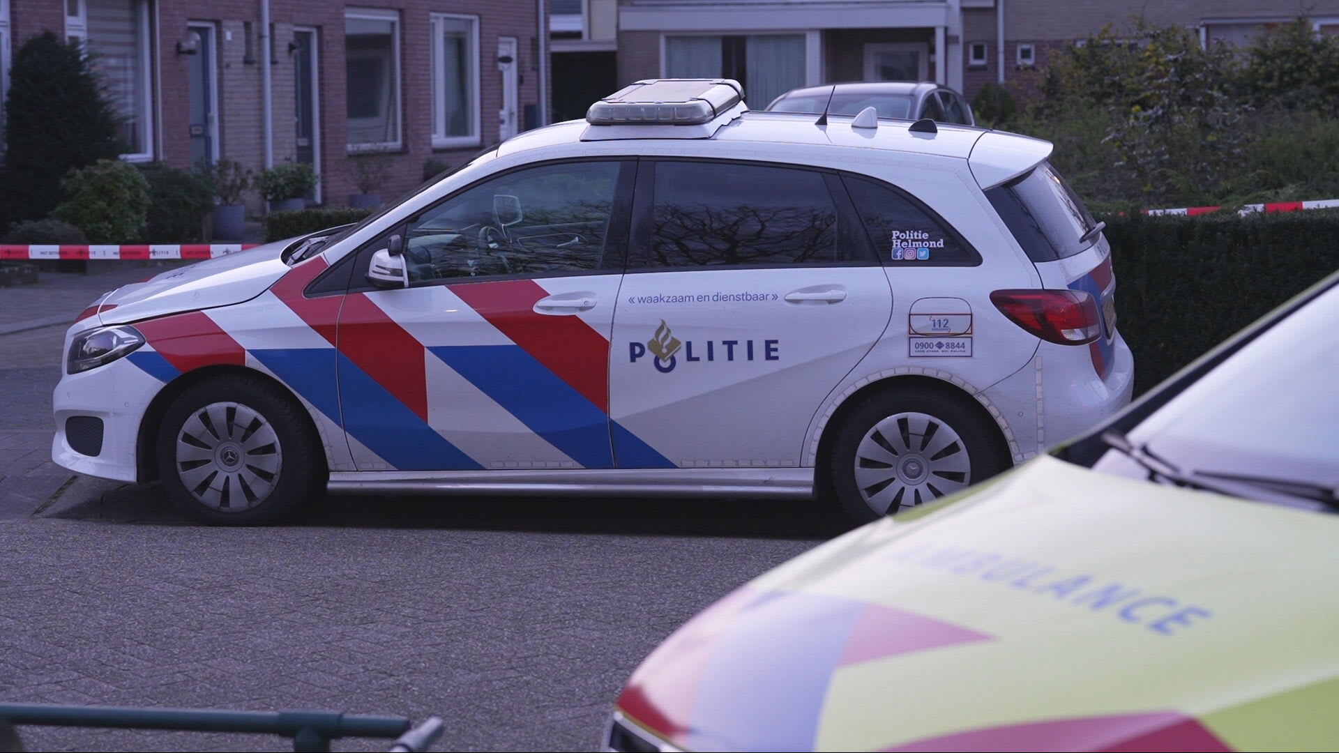 Vrouw overlijdt op straat in Mierlo, kinderen gewond en man aangehouden