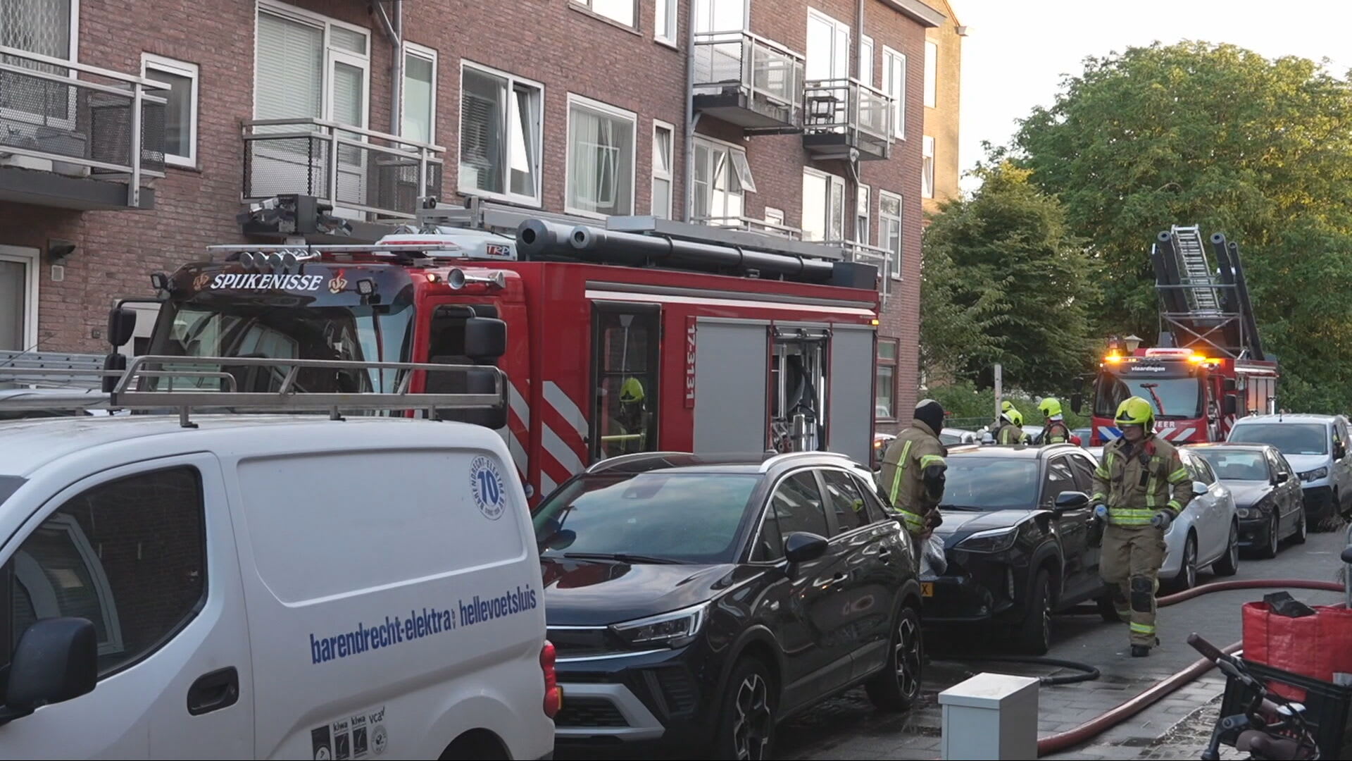 Meerdere gewonden bij brand in Vlaardingen, omstanders redden slachtoffers uit huis