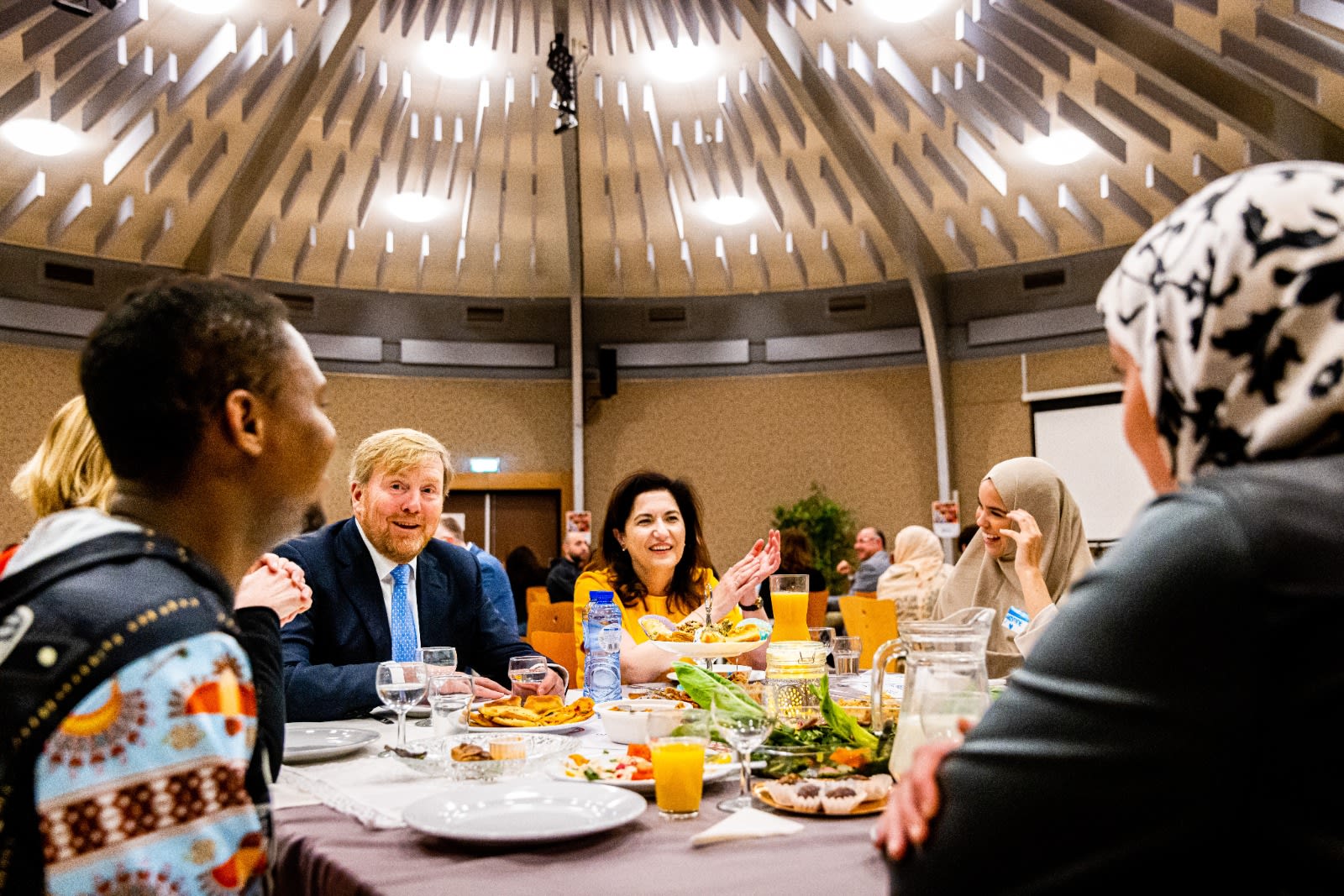Koning woont ramadan-diner bij: 'Begrip is belangrijk'