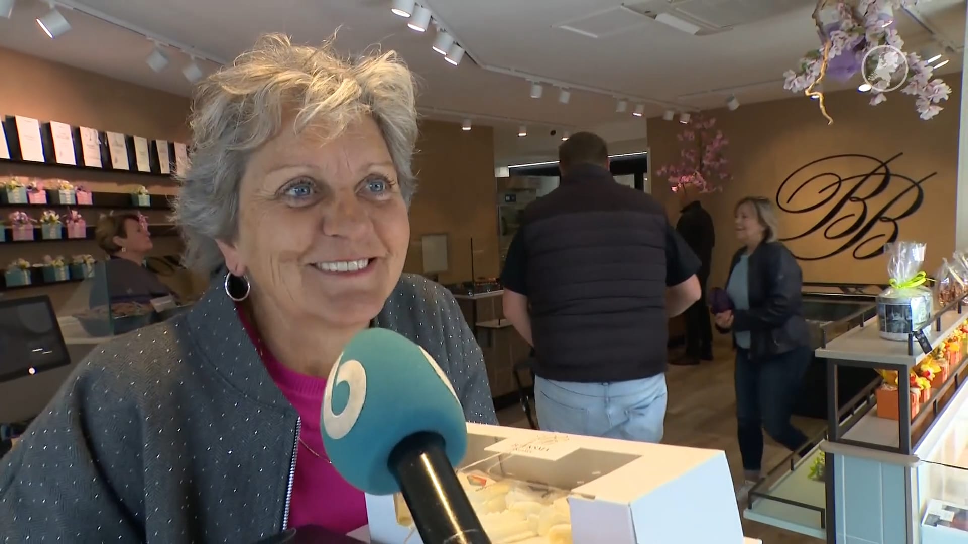Feest in IJmuiden voor Telstar: promotie vieren met tompouce