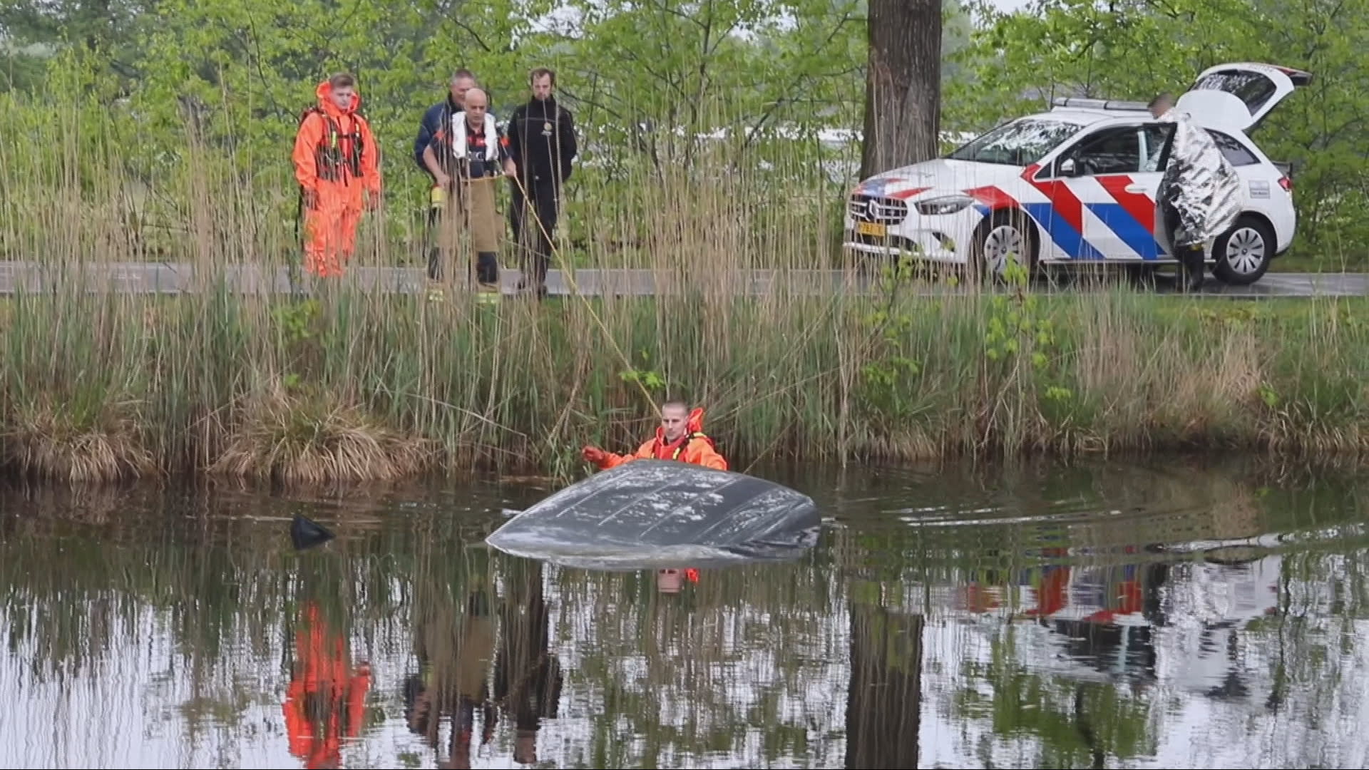 Man (30) opgepakt in zoektocht naar bestuurder van te water geraakte bestelbus