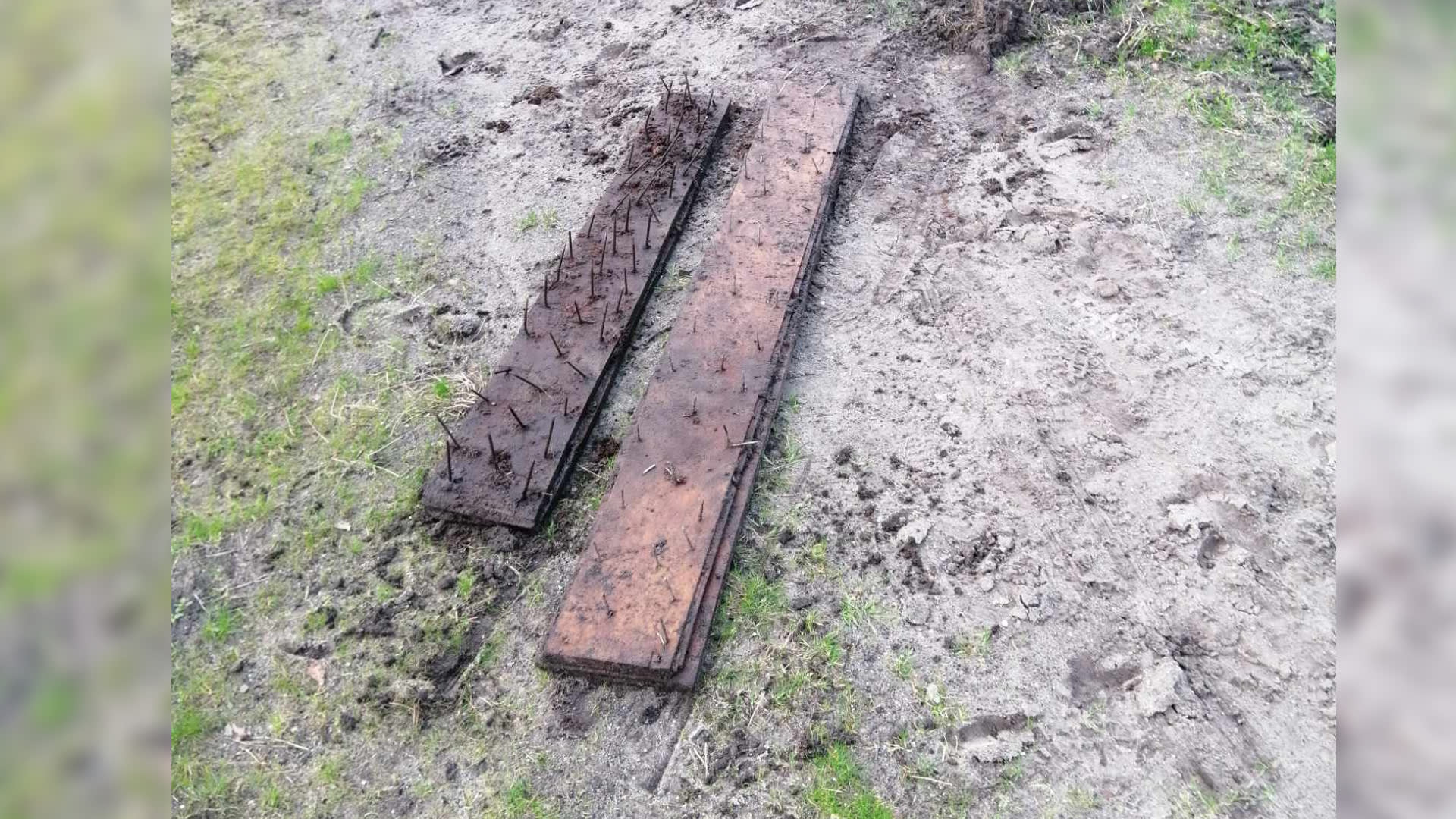 'Zieke geest' graaft planken met spijkers in zandpaden op heide in Heeze: 'Doodeng!'