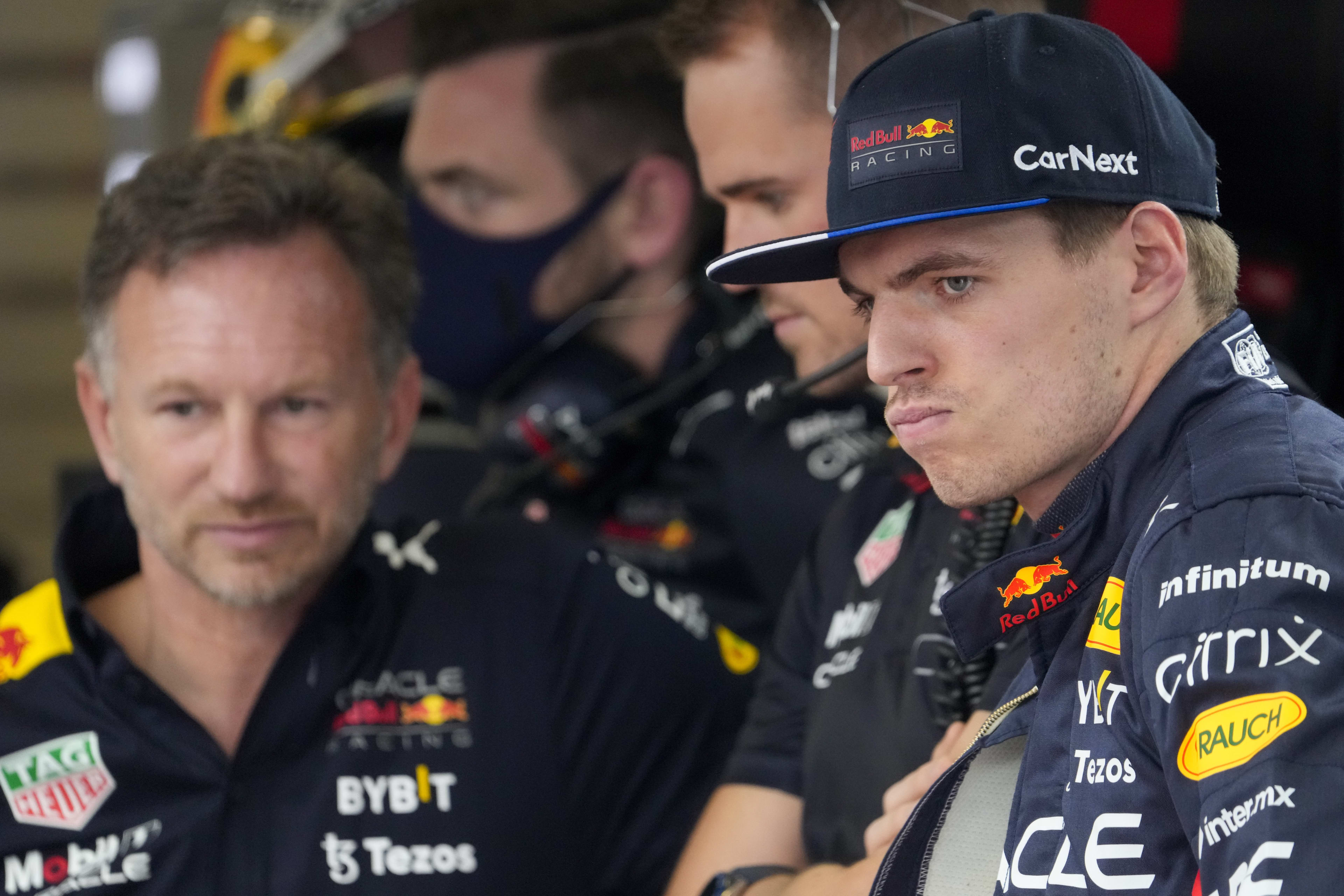 Zoekende Verstappen beleeft grote worsteling in Melbourne: 'Verschrikkelijk weekend tot nu toe'