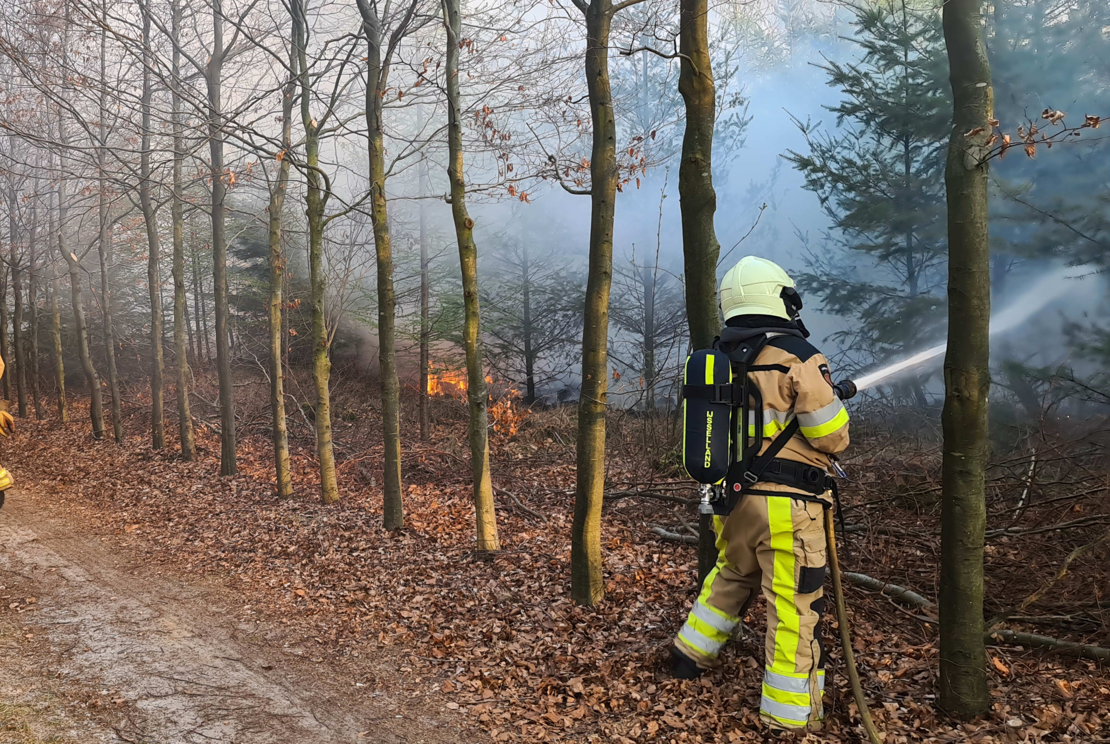 Zeer grote natuurbrand in Drenthe, derde in twee dagen