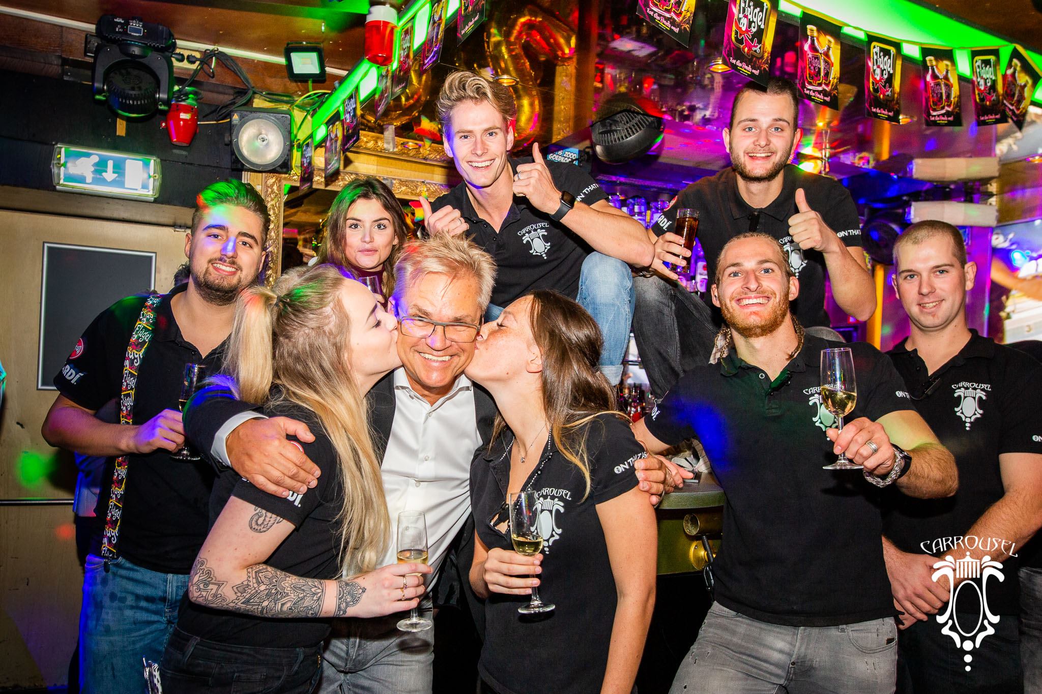 Jan moet zijn kroeg sluiten omdat er een stripper kwam: 'Ik wist van niets'