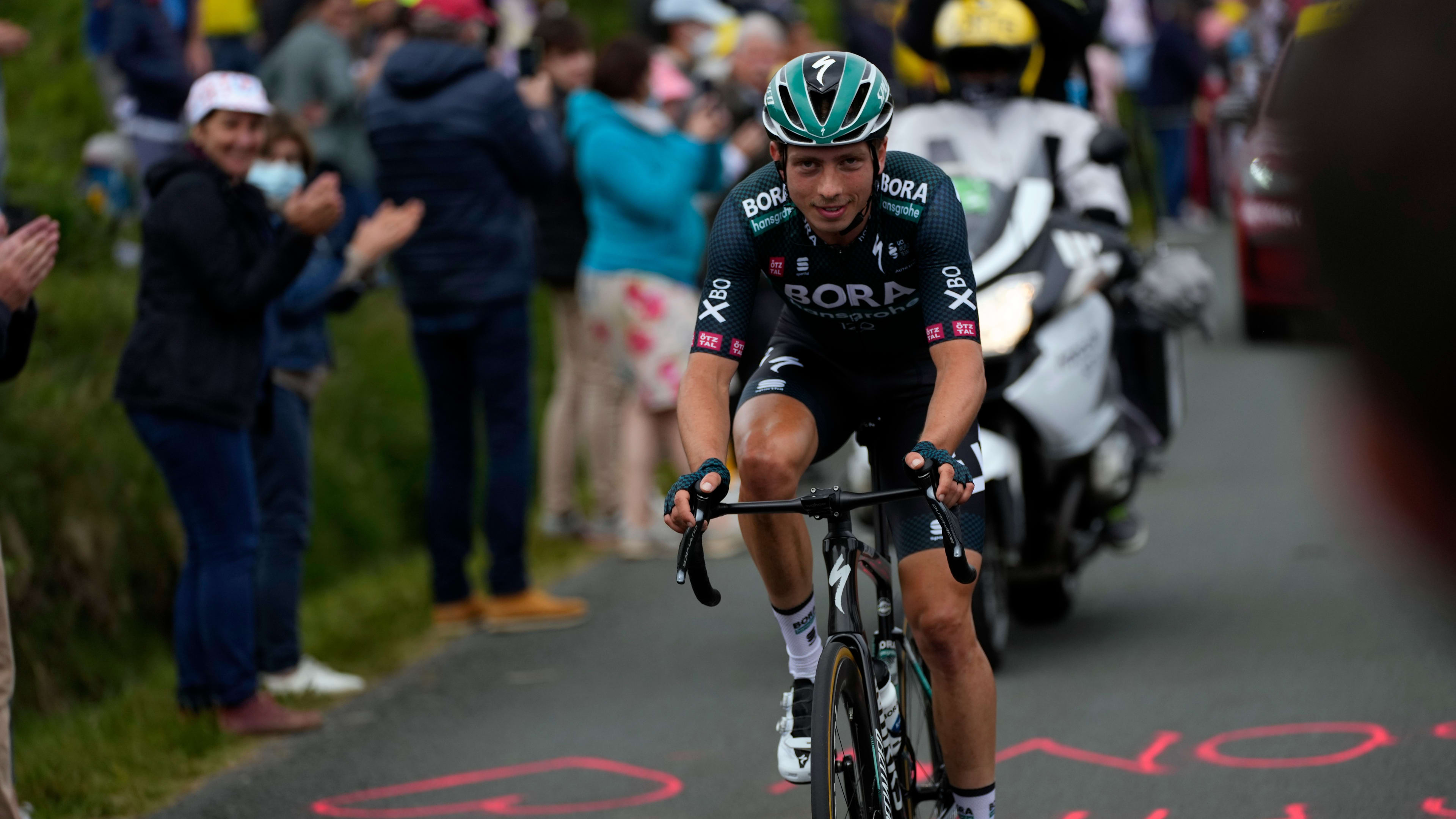Schelling pakt bolletjestrui in Tour de France, eerste Nederlander in tien jaar