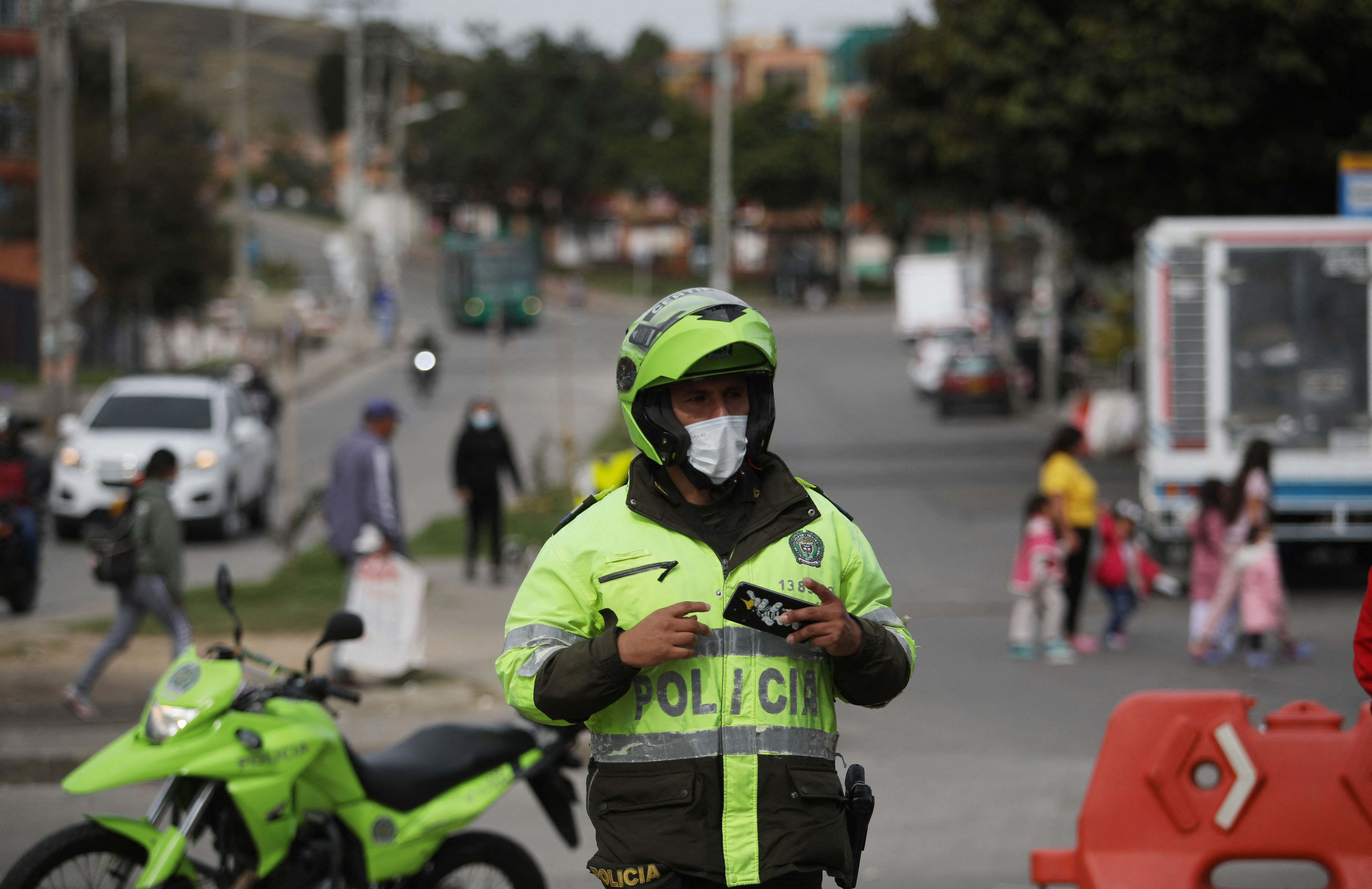 Stille tocht voor Manon (27) die omkwam in Colombia door verdwaalde kogel: 'Abrupt uit het leven gerukt'