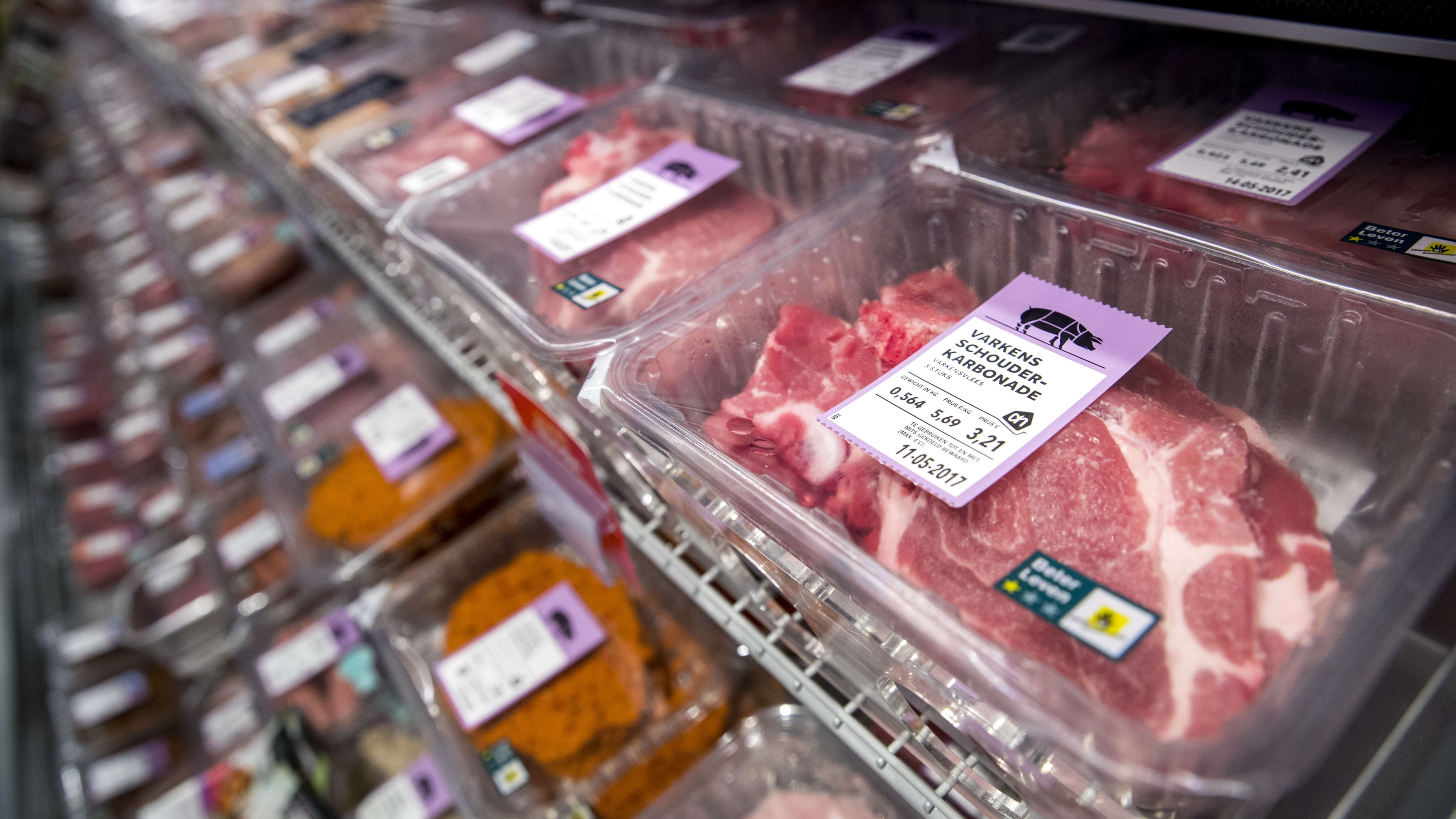 Supermarkten minderen vleesaanbiedingen, behalve deze 