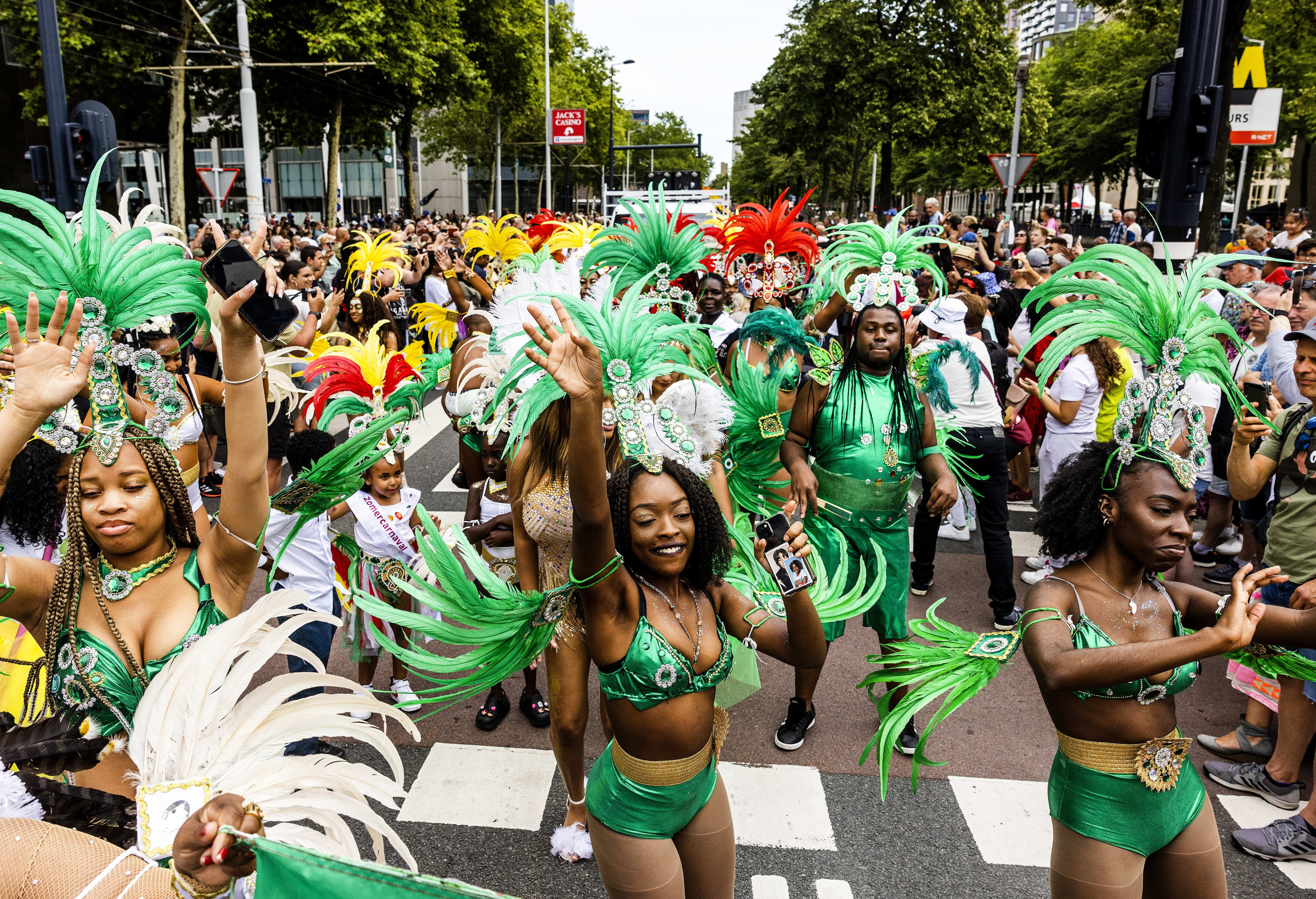 Steekpartij en veertig aanhoudingen bij Rotterdam Unlimited en Zomercarnaval