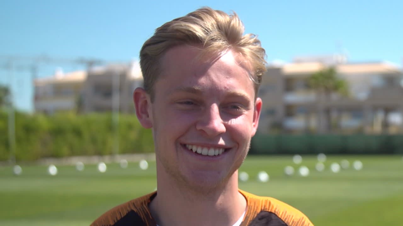 Frenkie de Jong gevleid door woorden Pirlo: ‘Supermooi als hij zoiets zegt’