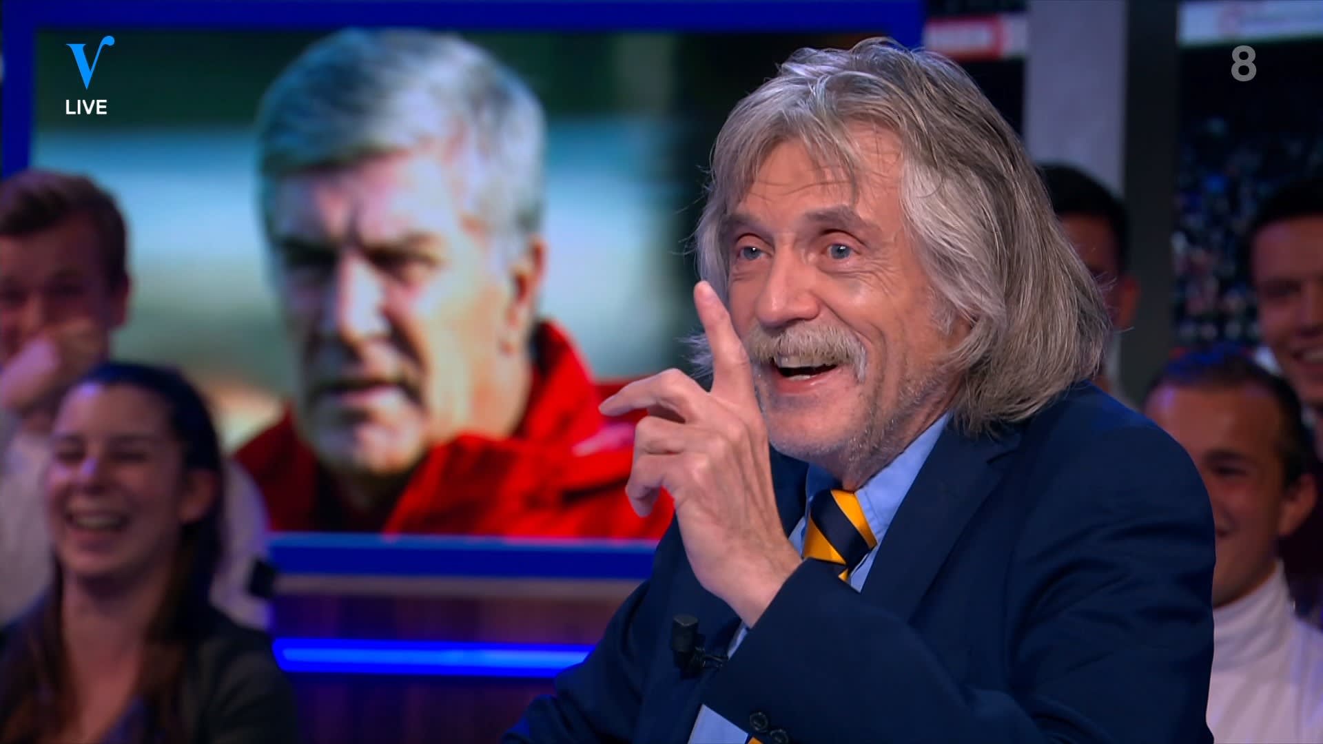 Johan ziet Cor Pot mank lopen: 'Draagt hij het geld van Advocaat?'