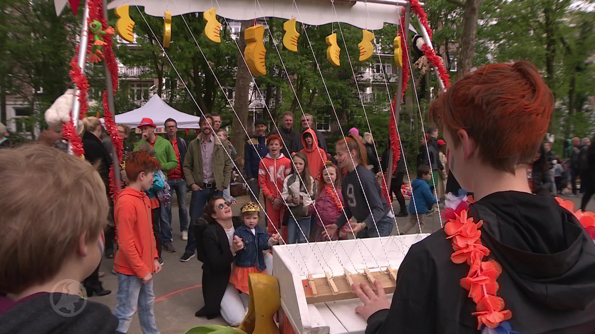 Gouden handel op vrijmarkt Vondelpark