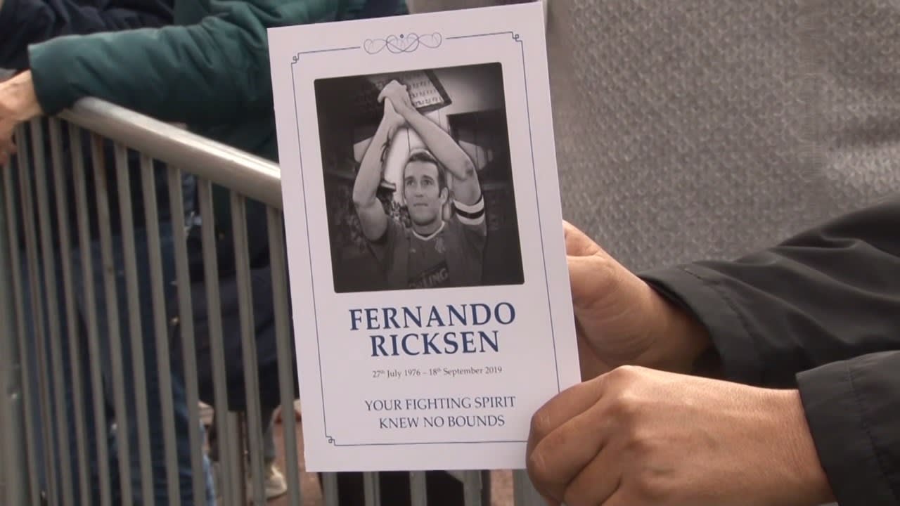 IN BEELD: Duizenden mensen bij uitvaart Fernando Ricksen