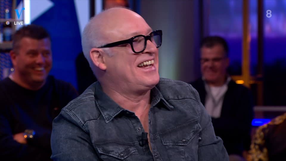 René ziet beelden van Ajax op geile muziek