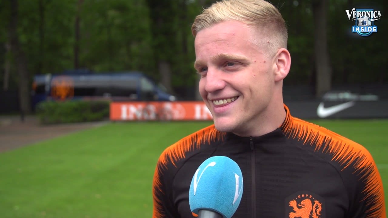 Praten Van de Beek en Bergwijn over Ajax-geruchten