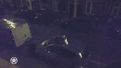 Heftige beelden: Wesley Sneijder die auto vernielt