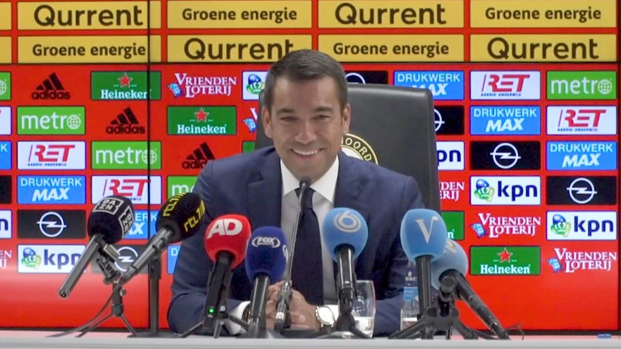Van Bronckhorst denkt aan sabbatical: 'Zou zeer welkom zijn'