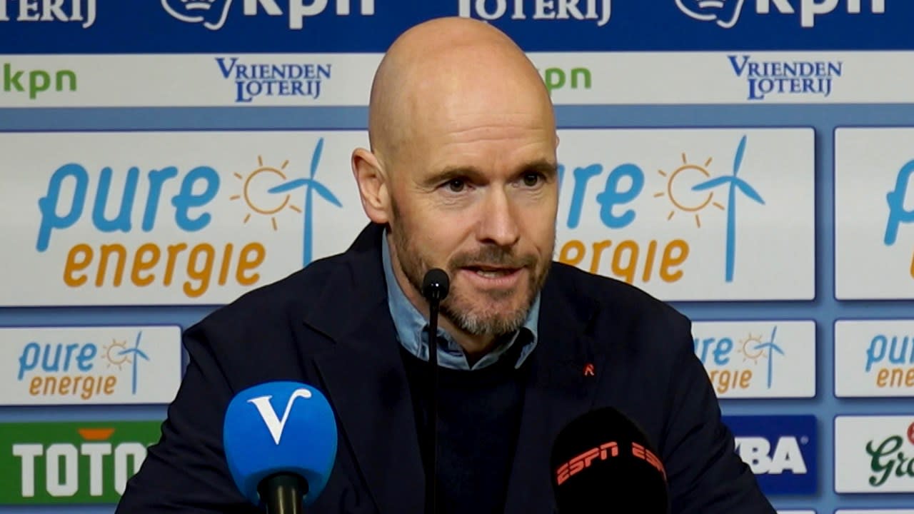Ten Hag hoopt dat Huntelaar blijft: ‘Van waarde voor het hele...