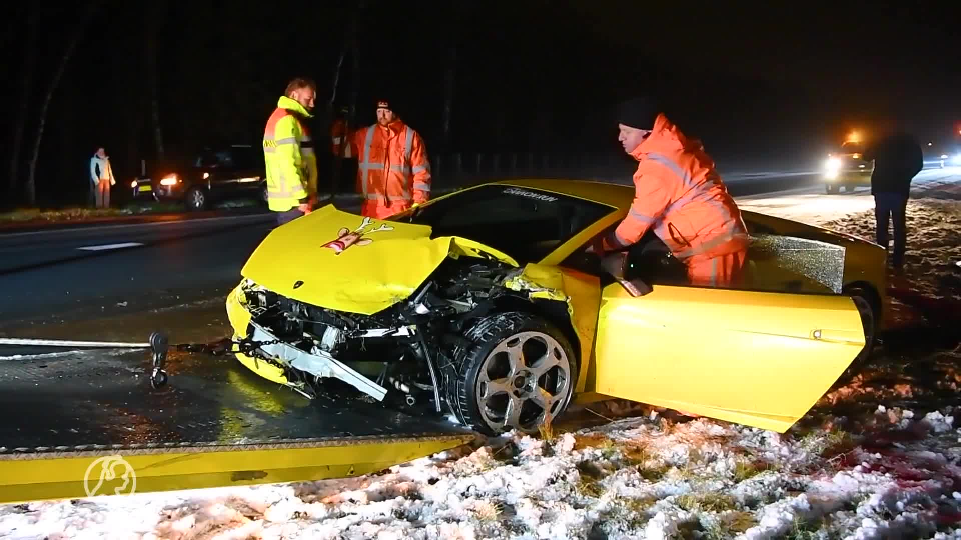 In de slip: Lamborghini zwaar beschadigd op snelweg bij Eersel