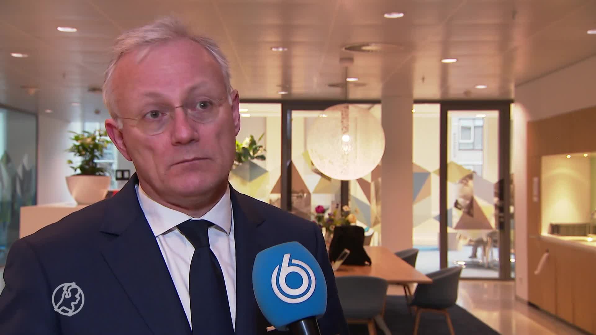 Vrienden en familie nemen afscheid van omgekomen Lotte (14)
