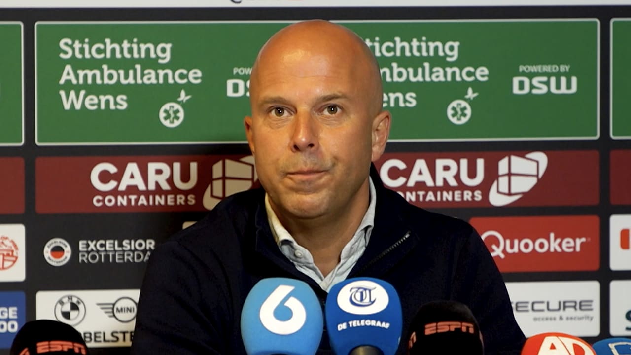 Arne Slot over voorzorgsmaatregelen wedstrijd Feyenoord: 'In die wereld leven we tegenwoordig'