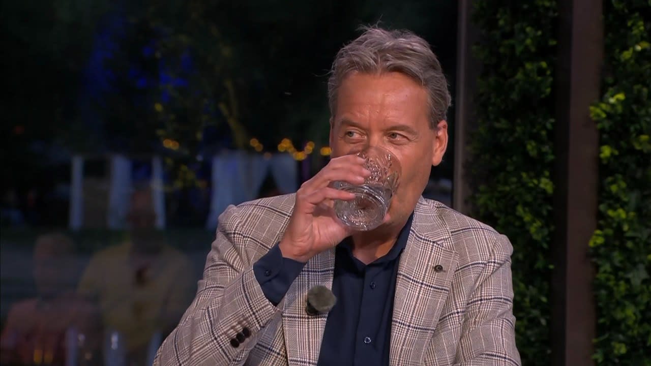 Johan tegen Valentijn: 'Je mag af en toe ook wel eens iets aardigs over hem zeggen'