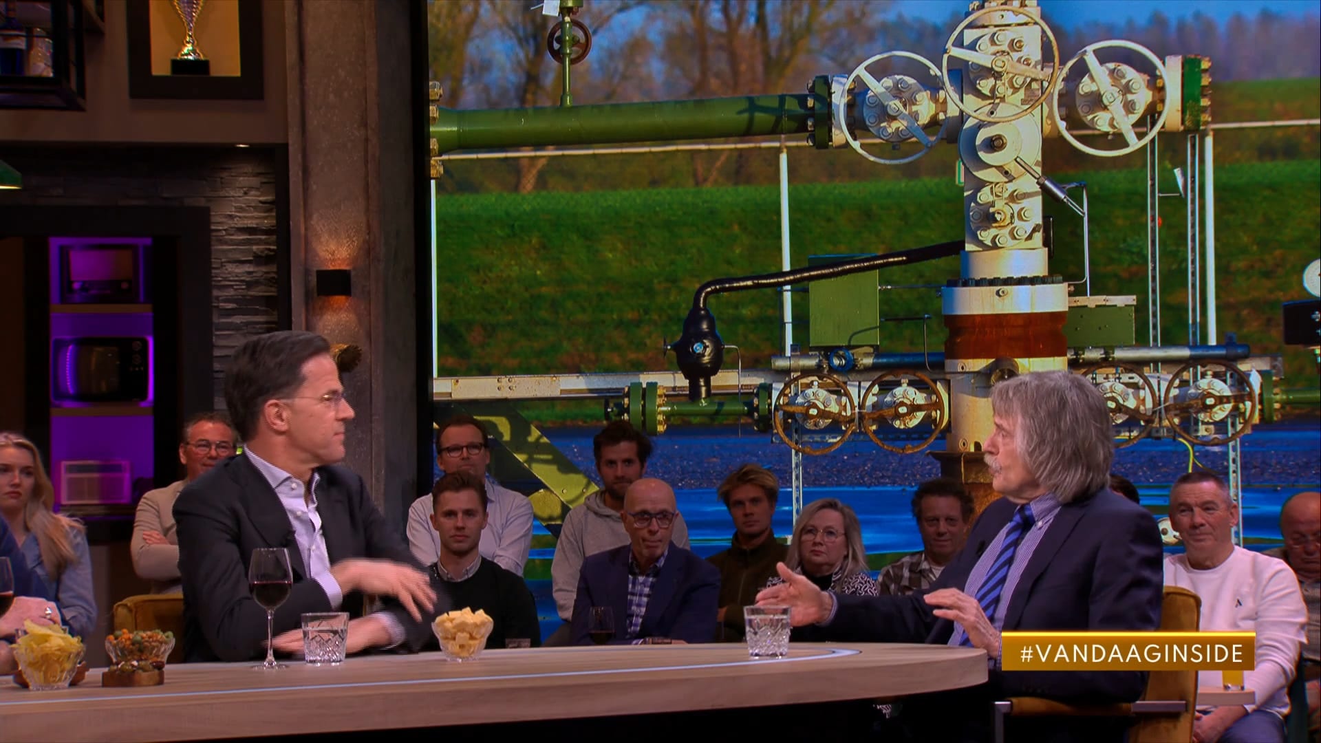 Vandaag Inside-presentatoren fel tegen Rutte: 'Ik vind dat je nu de eer aan jezelf moet houden'