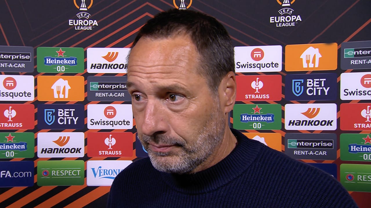 Van 't Schip ziet ondanks nederlaag Ajax groeien: 'Het proces stopt niet'