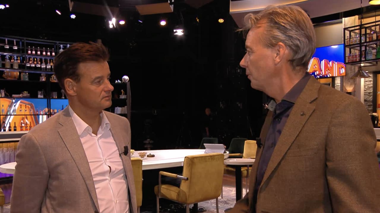 Valentijn tegen Wilfred: 'Jij moet gewoon weer terugkomen bij de persconferenties van Van Gaal!'
