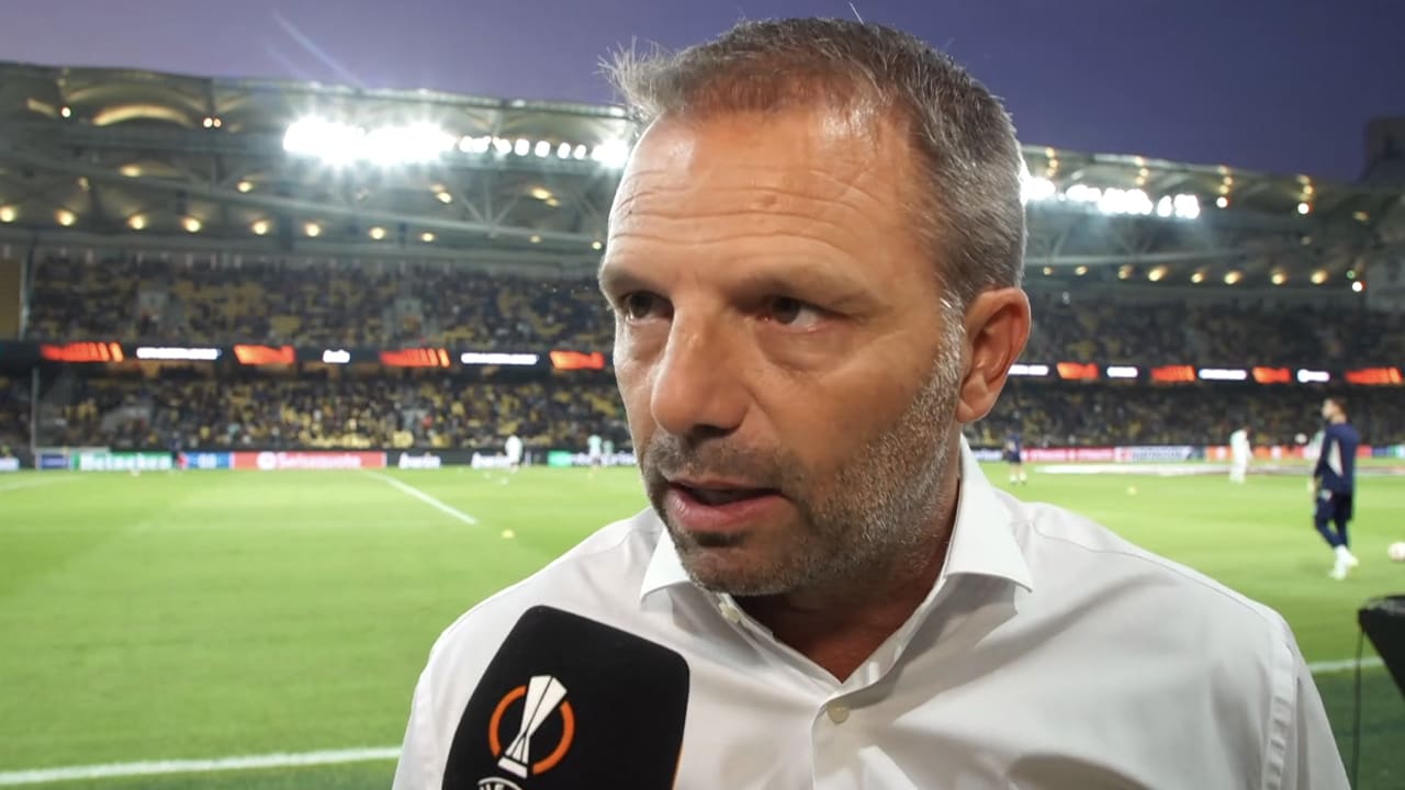 Noa vraagt Maurice Steijn naar vermeend gesprek met Ávila over positie: 'Klopt dat?'