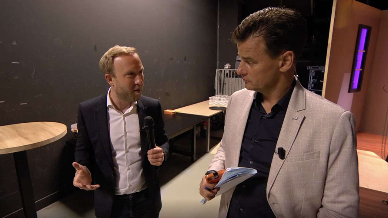Raymond Mens In De Wandelgangen: ‘Over mij mag je best een grapje maken’