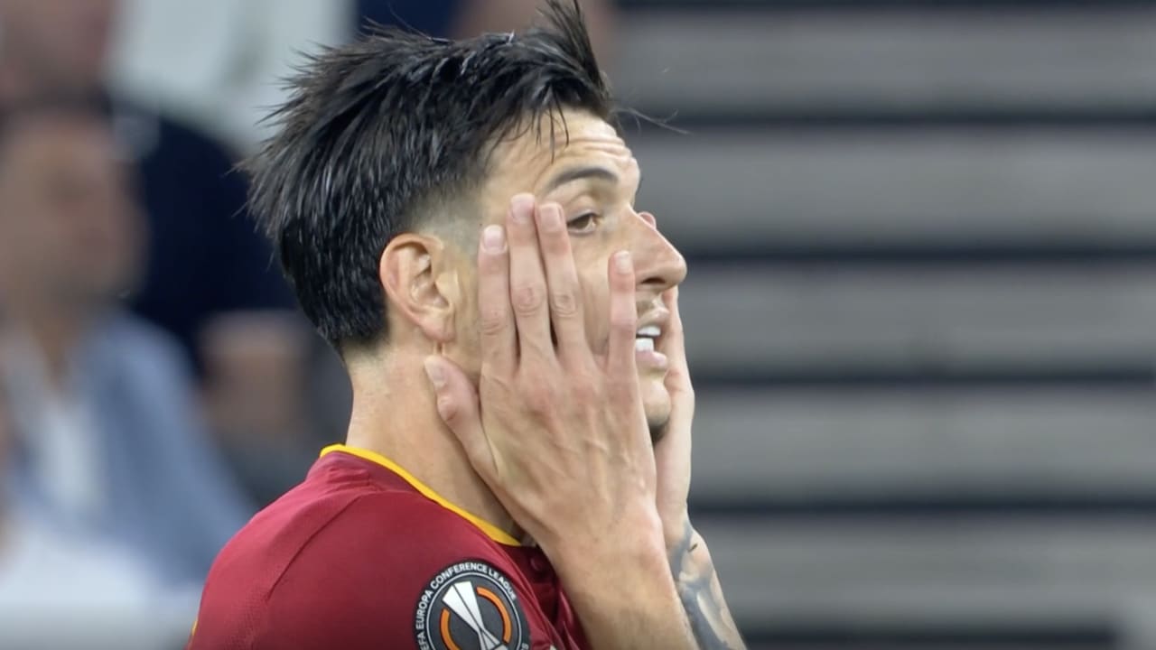 KANS: Ibanez mist grote kans na scrimmage voor doel Sevilla