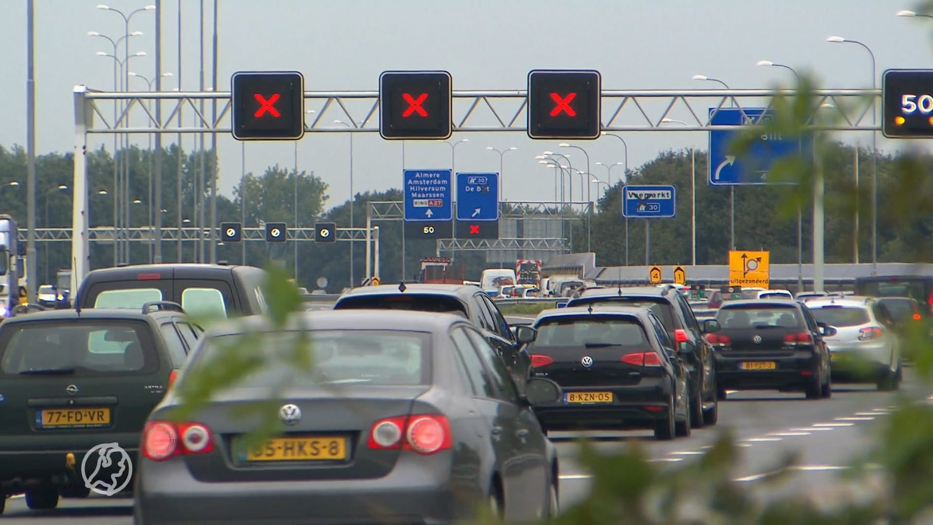 Rijkswaterstaat klaar met automobilisten die rood kruis negeren: 'Levensgevaarlijk'