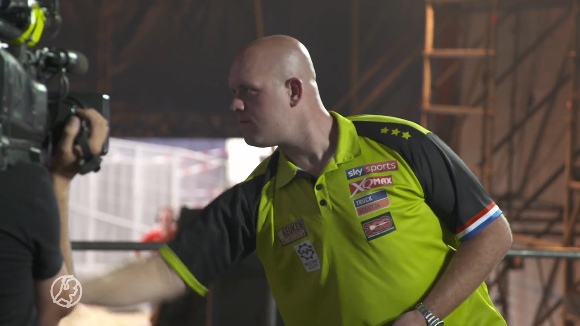 Michael van Gerwen wint Premier League na zinderende finale