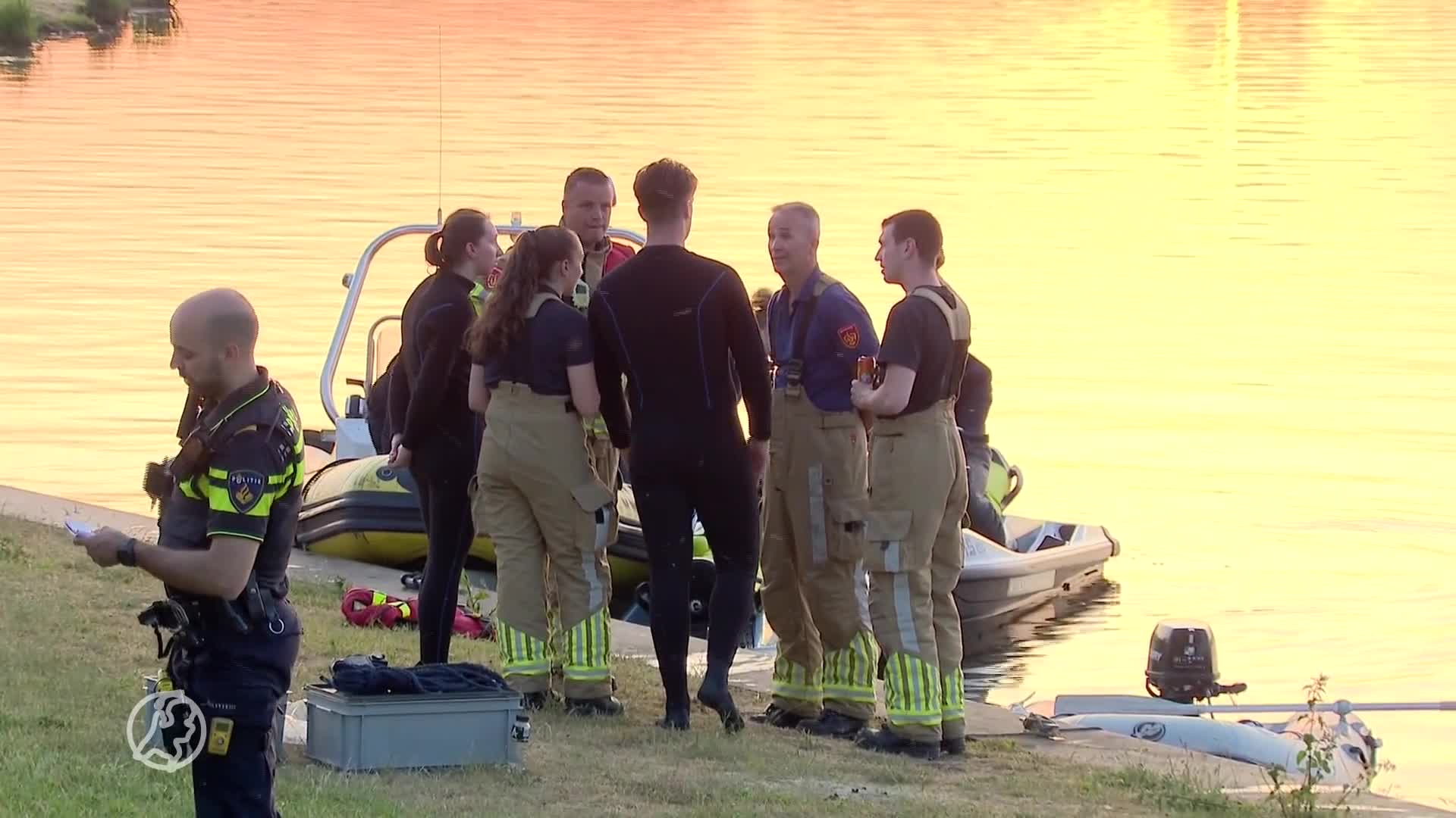 Man duikt in het water gevallen mobieltje achterna en verdrinkt