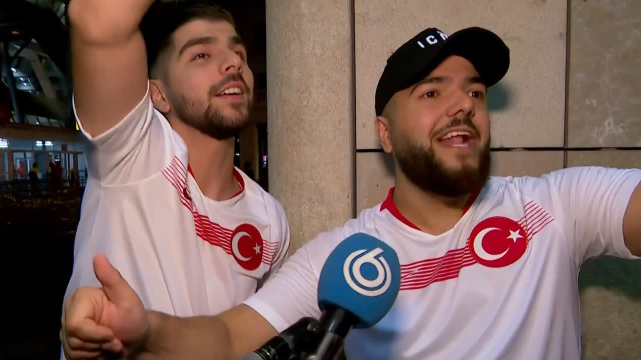 Turkije-fans reageren enorm sportief na vernedering door Oranje