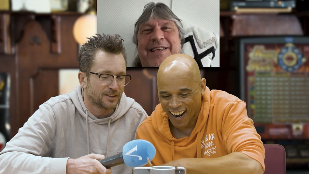 Tom en Glenn bellen met ADO-fan Floris: 'Ik heb last van aambeien!'