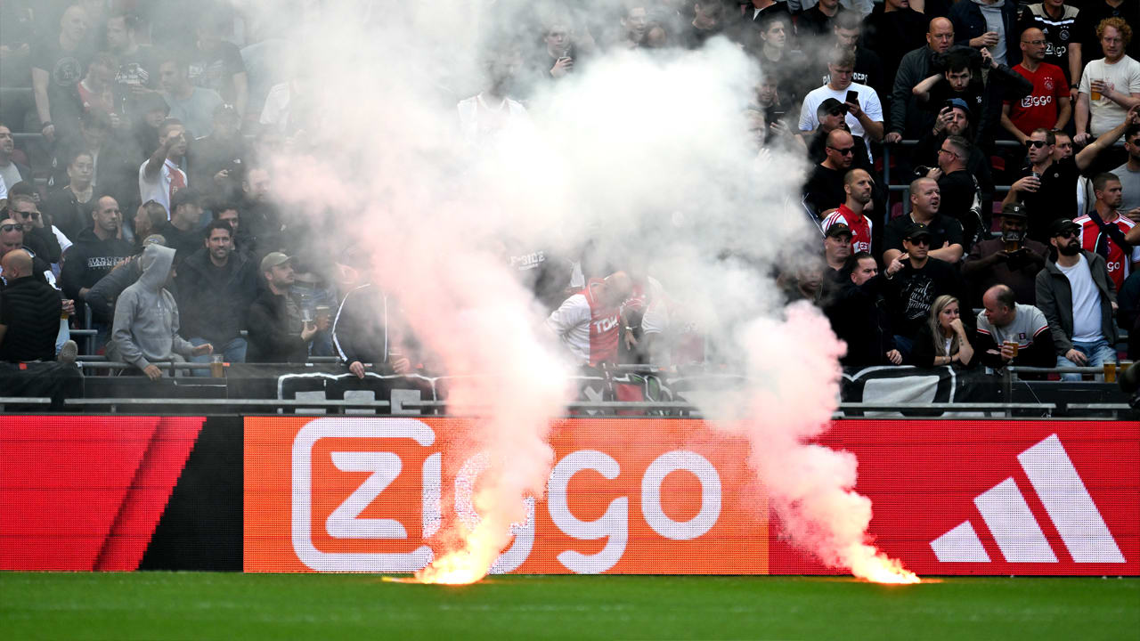 'Harde kern Ajax wil wedstrijden net zo lang laten staken tot de RvC weg is'