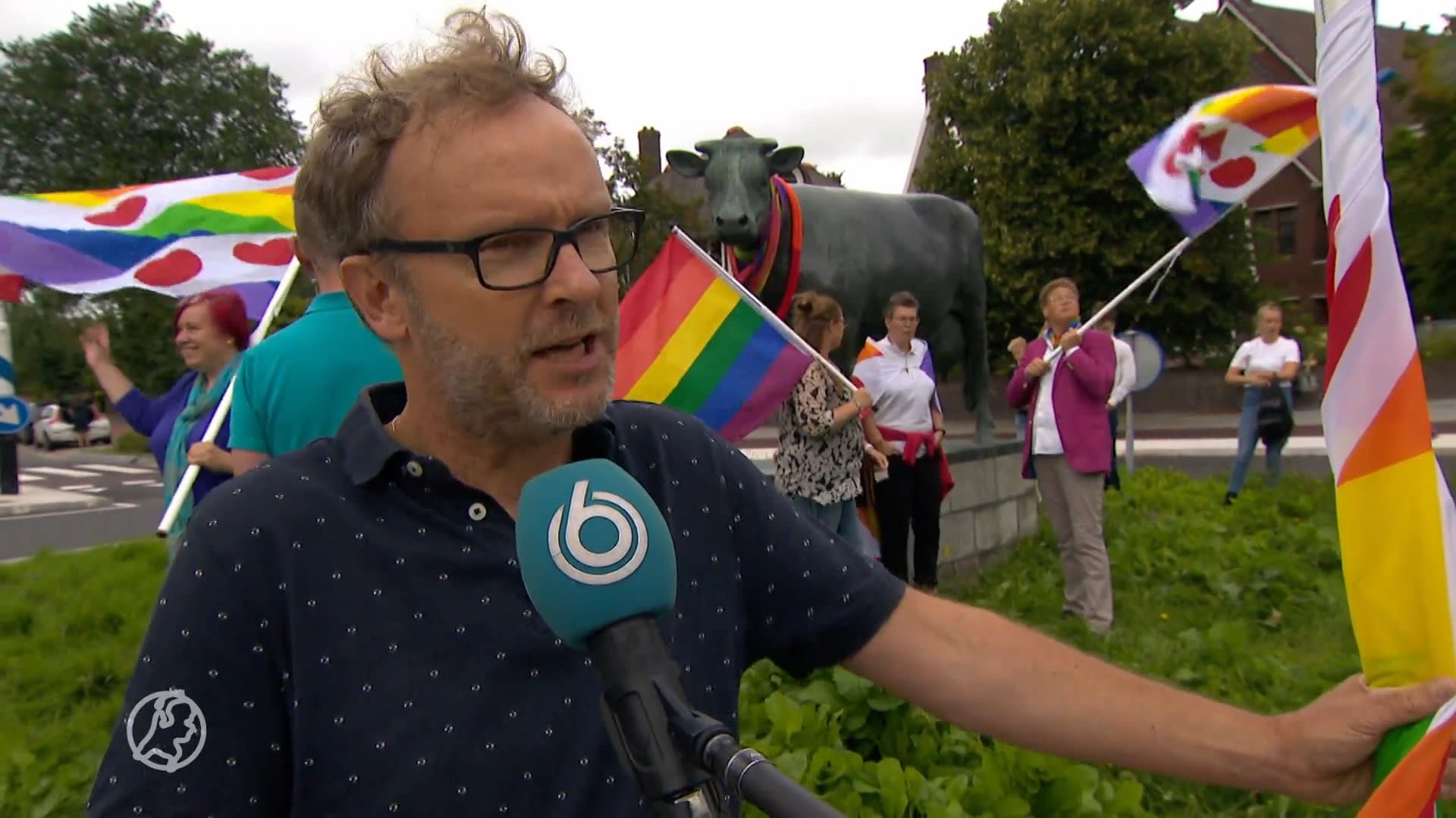 Friese ouders van lhbti-ers hijsen regenboogvlaggen voor acceptatie