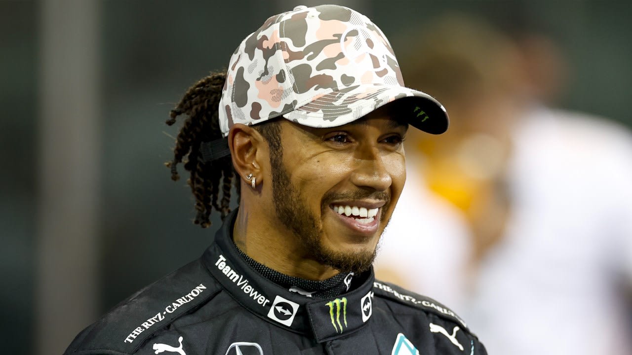 ZIEN! Lewis Hamilton verkoopt exclusieve auto voor 10 miljoen euro!