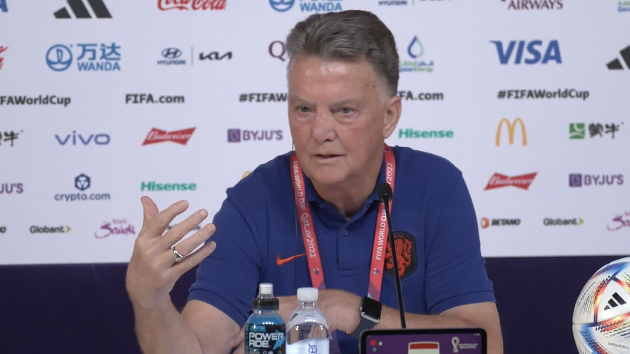 Van Gaal tegen Krabbendam over evolutie in voetbal: 'Jij begrijpt dit niet!'